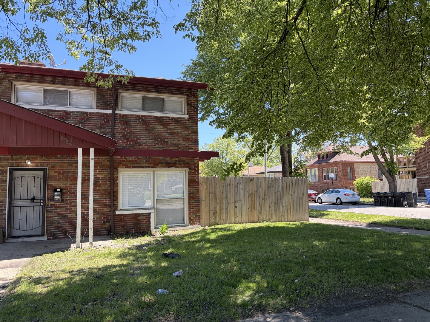 6759 S Calumet Avenue Property Photo 4