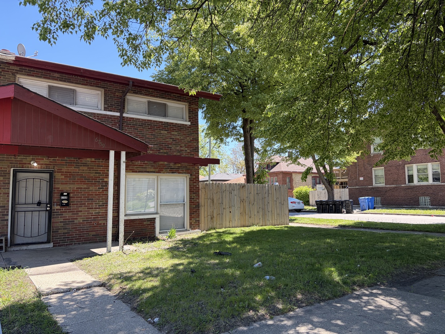 6759 S Calumet Avenue Property Photo 5