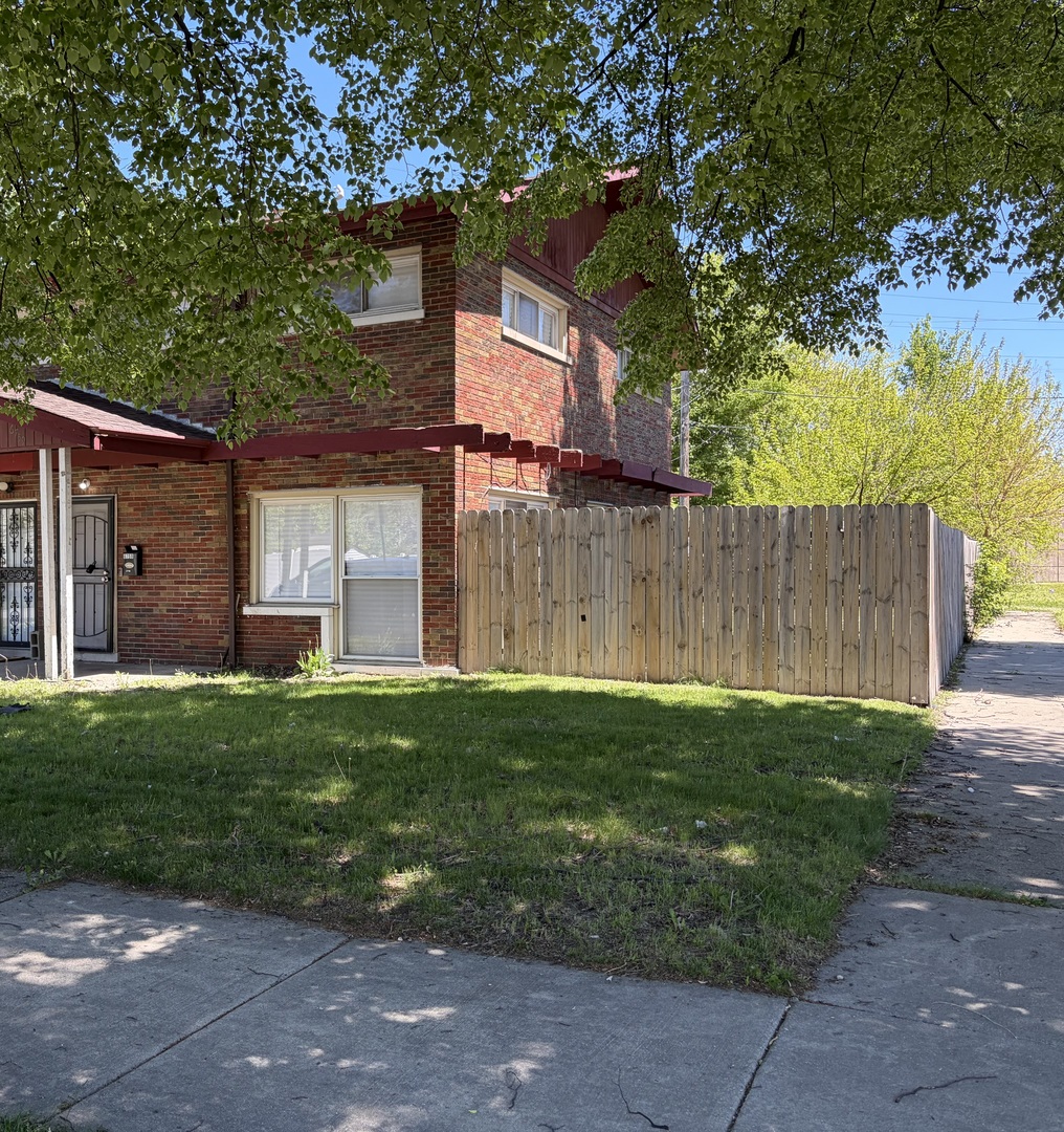 6759 S Calumet Avenue Property Photo 6