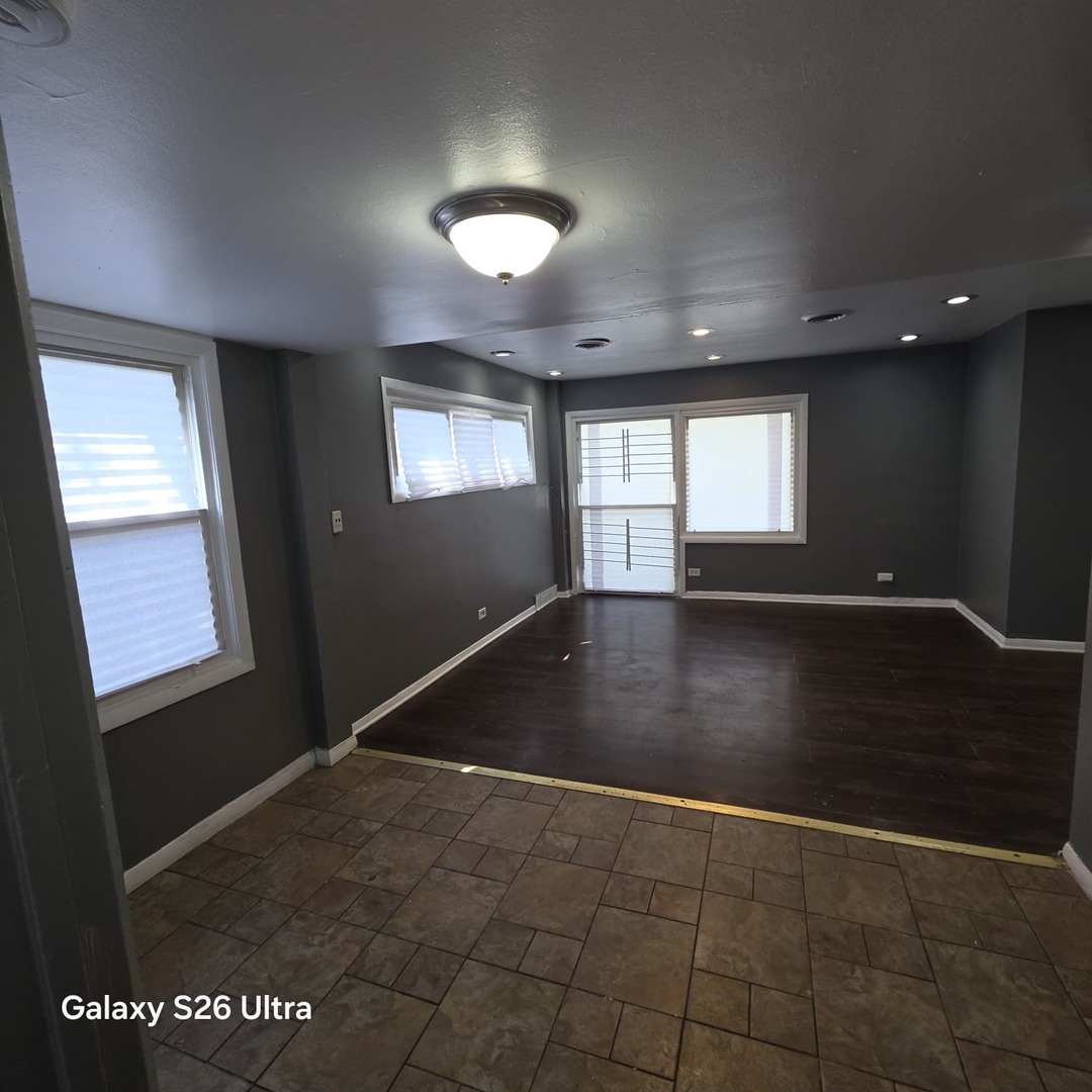 6759 S Calumet Avenue Property Photo 8