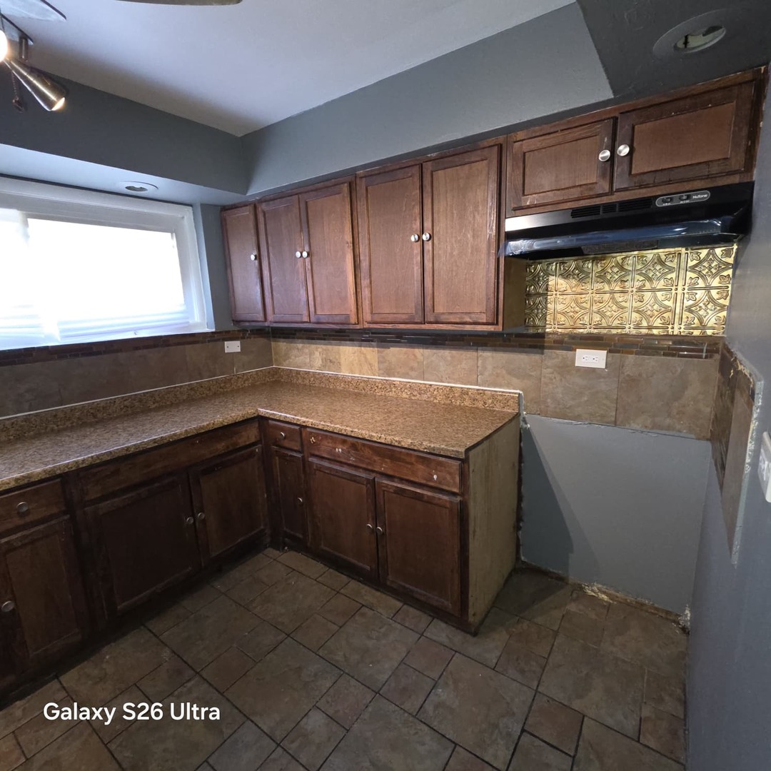 6759 S Calumet Avenue Property Photo 12