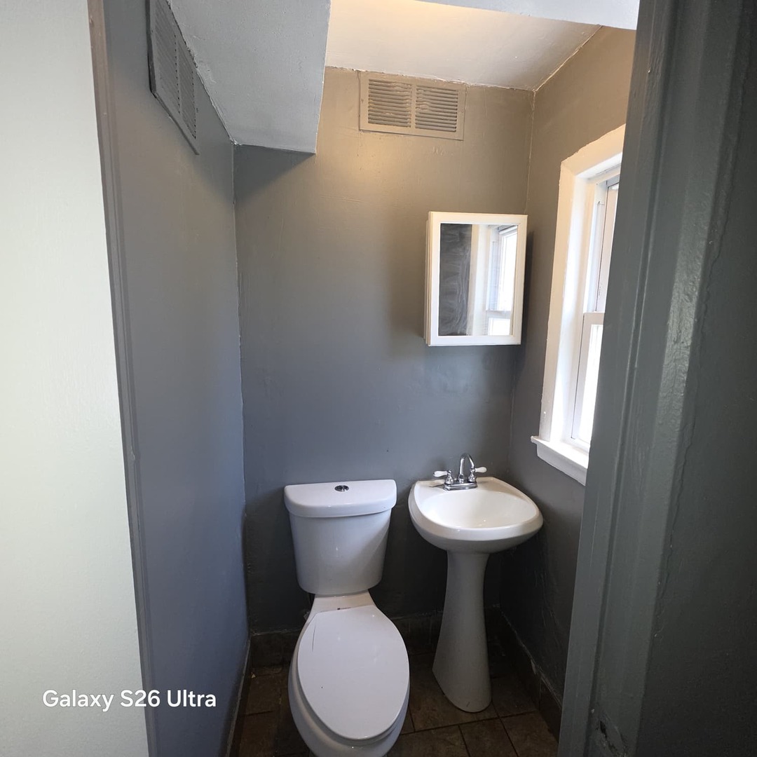 6759 S Calumet Avenue Property Photo 13