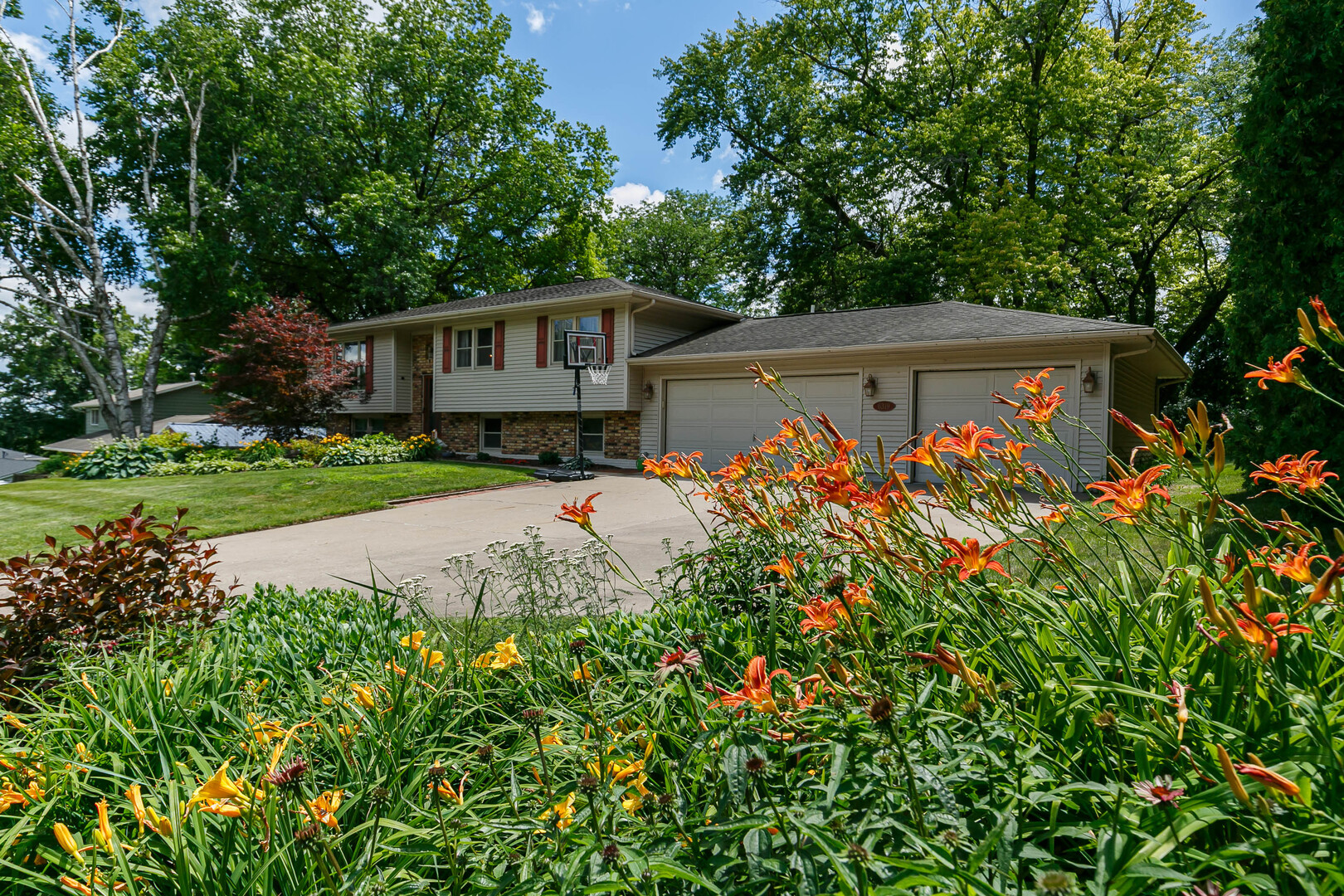 6319 Dodds Drive Property Photo 1