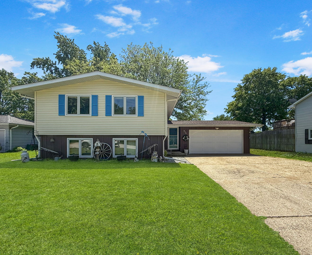 814 Pinecrest Drive Property Photo 1