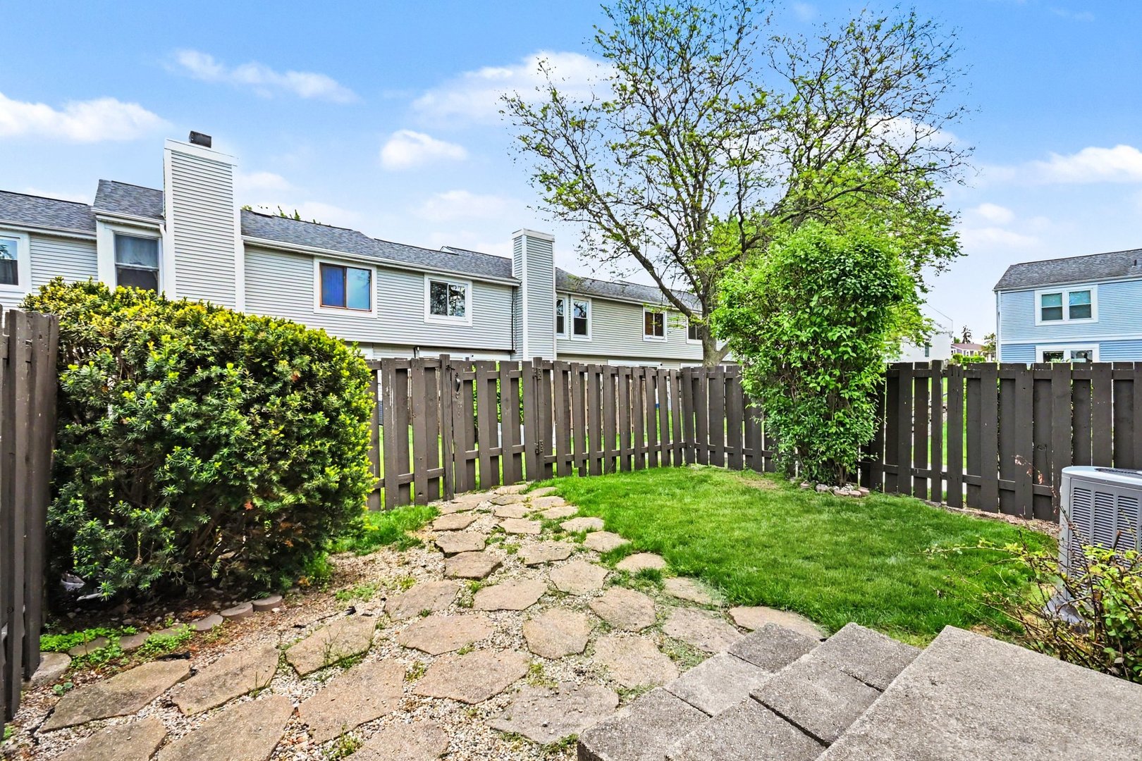 1987 Oxford Lane Property Photo 22