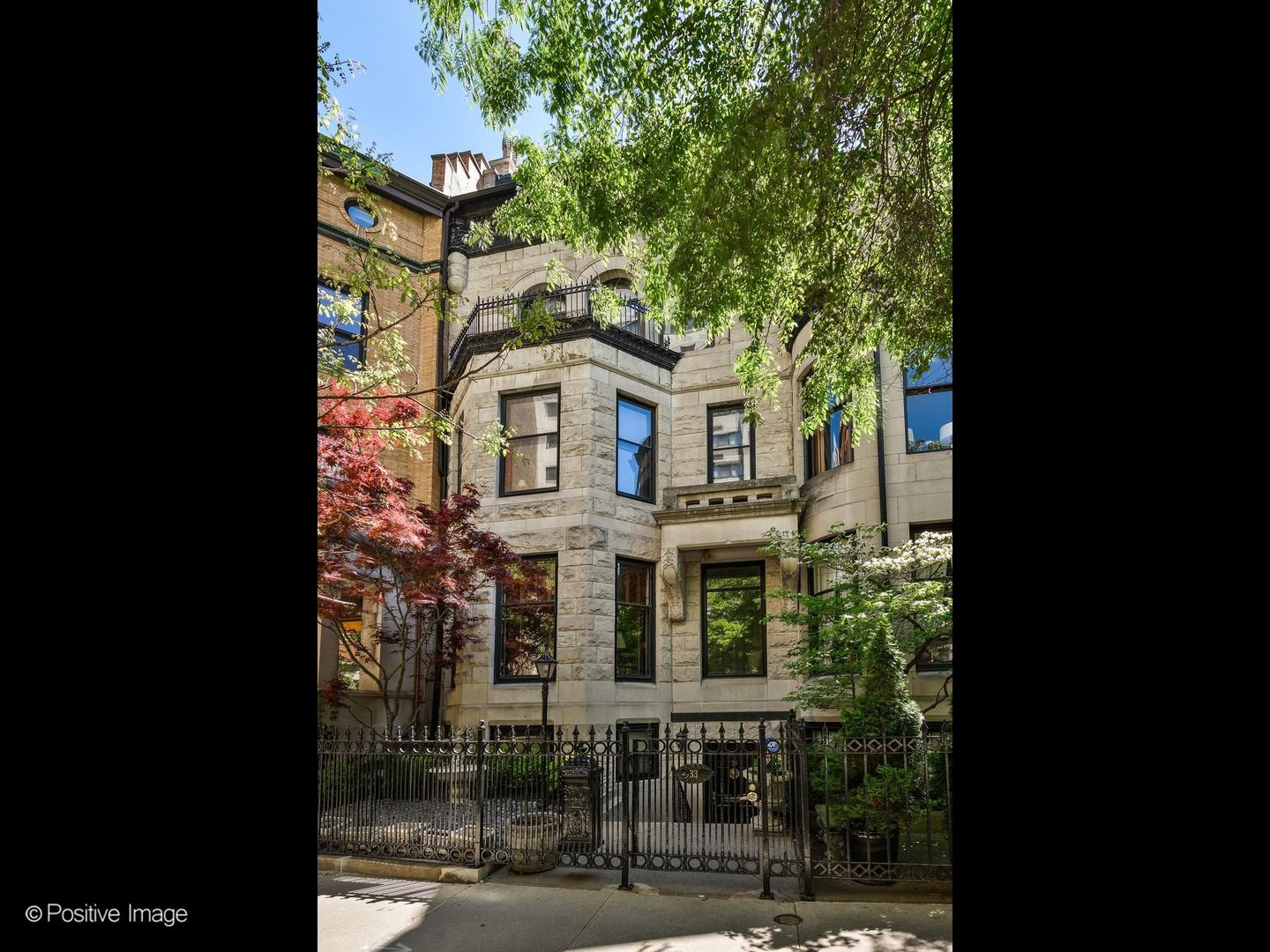 33 E Division Street Property Photo 2