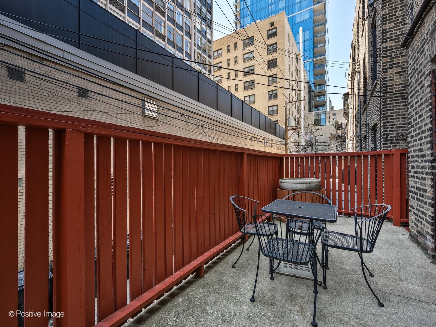33 E Division Street Property Photo 11