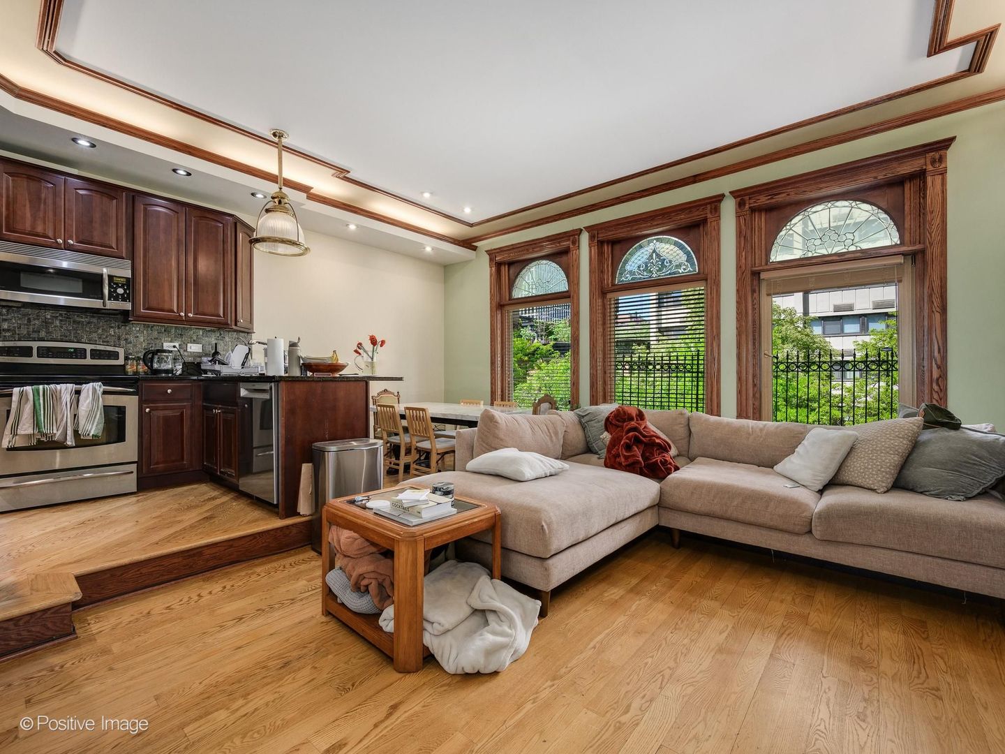 33 E Division Street Property Photo 18