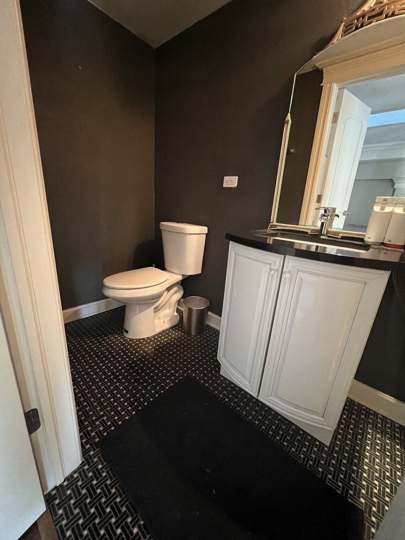 3265 S Archer Avenue Property Photo 6