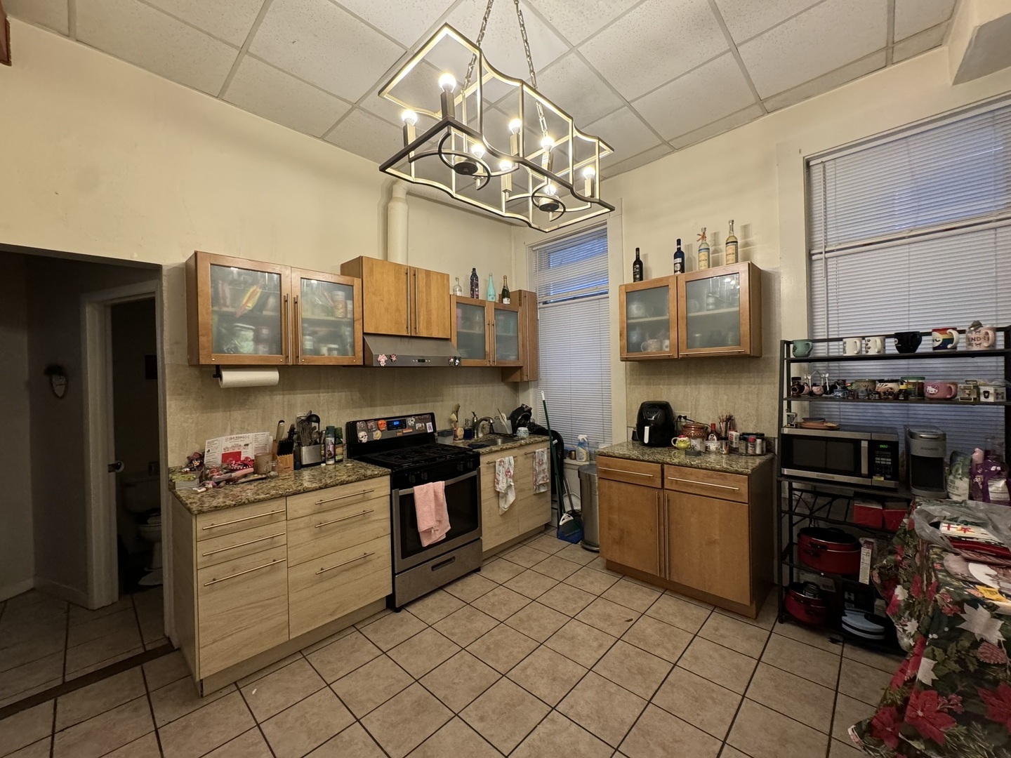 3265 S Archer Avenue Property Photo 9