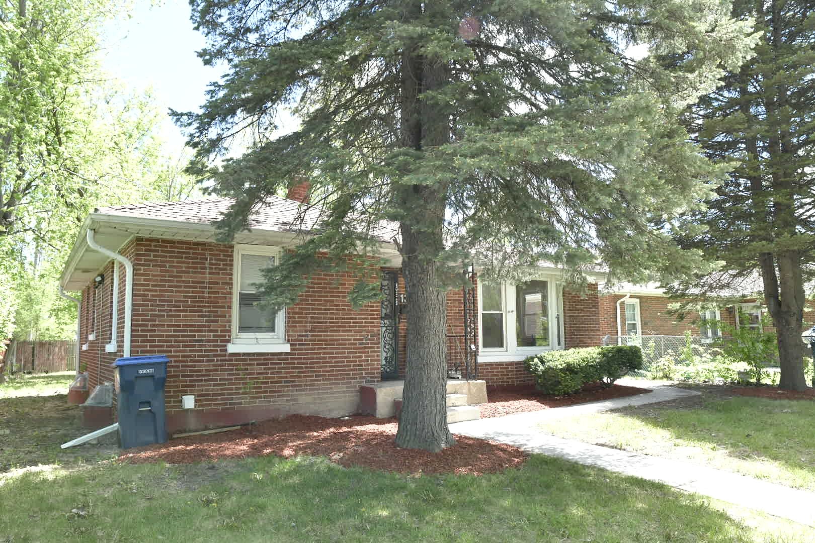 1325 Glenn Drive Property Photo 3