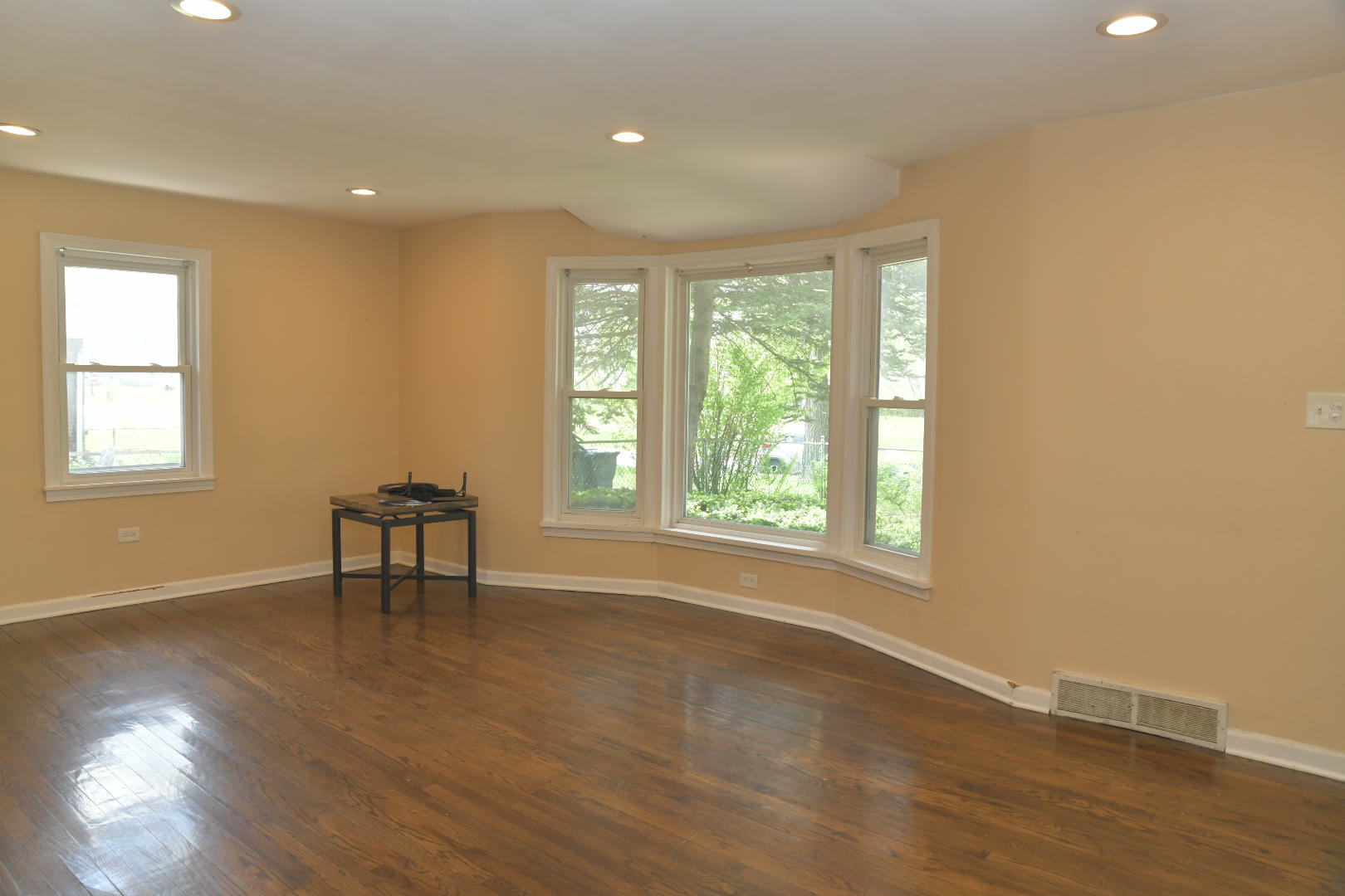 1325 Glenn Drive Property Photo 6
