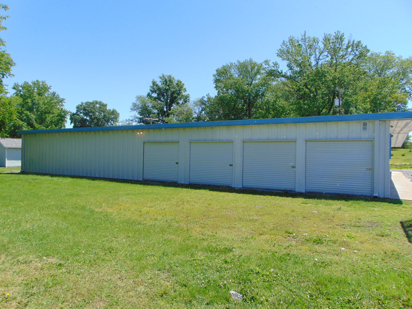 205 E Randolph Street Property Photo 4