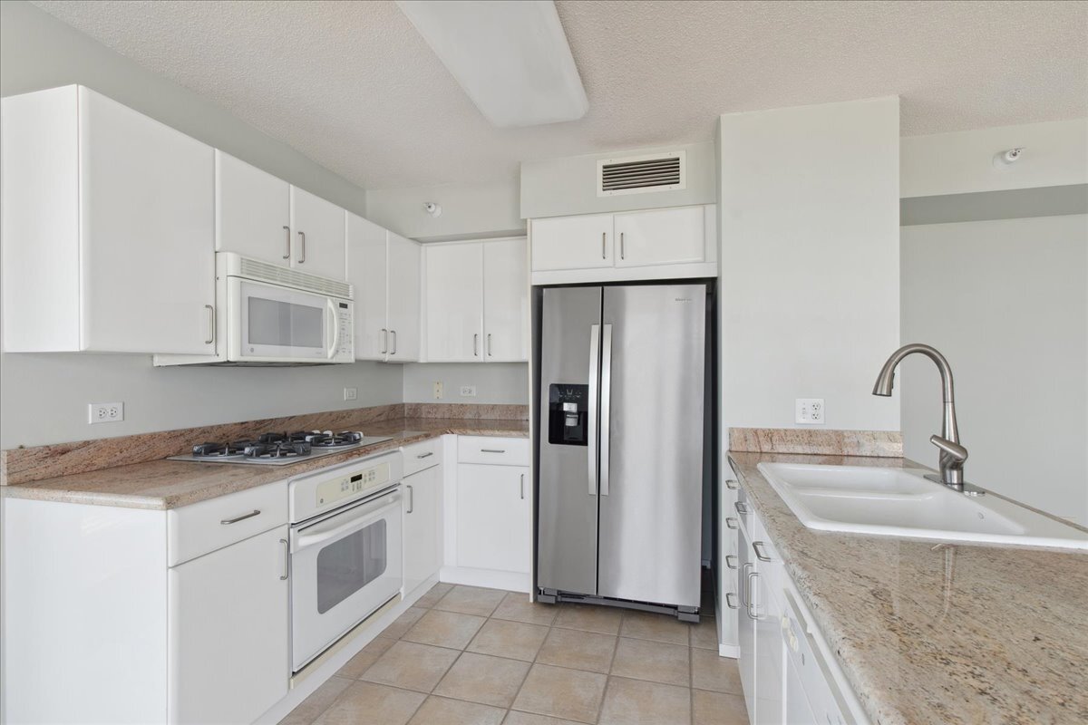 1720 Maple Avenue 2240 Property Photo 4