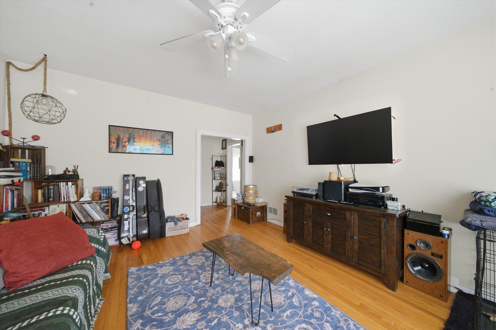 629 W Howard Street Property Photo 2
