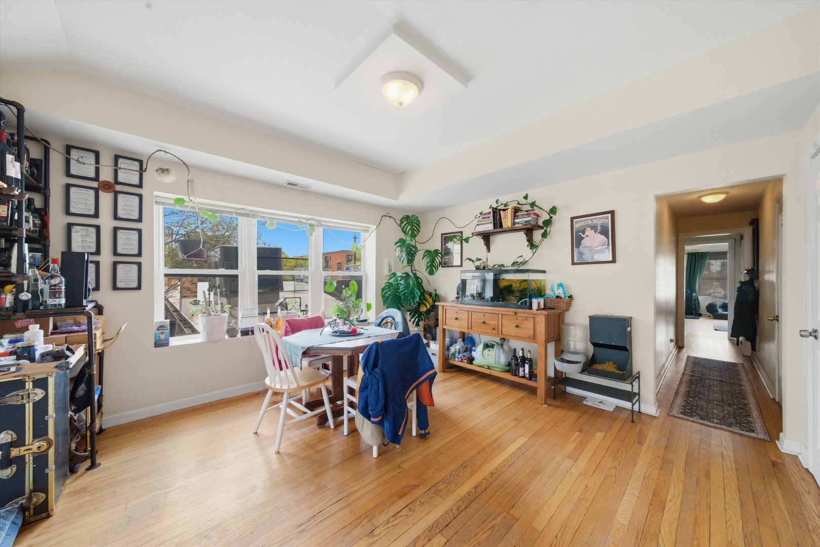 629 W Howard Street Property Photo 4