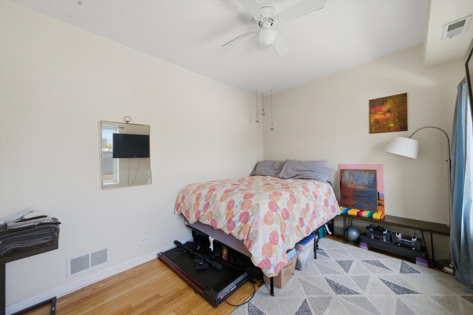 629 W Howard Street Property Photo 9