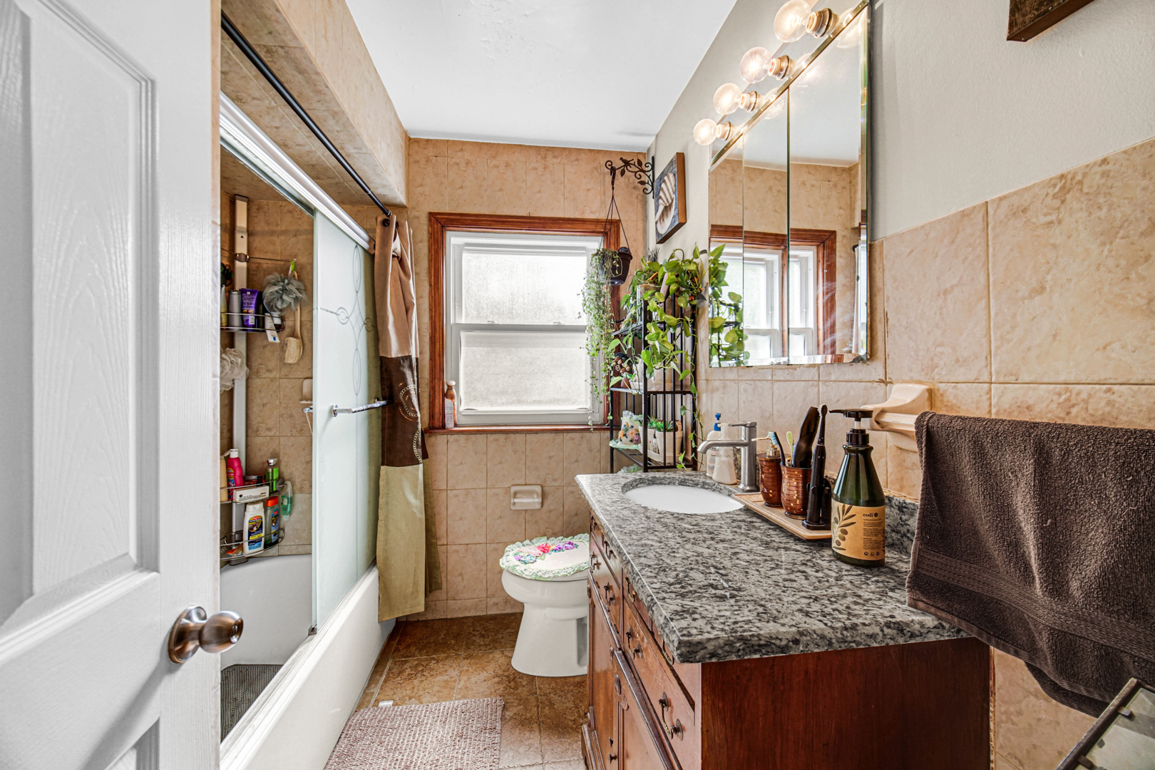 1604 Dobson Street Property Photo 5