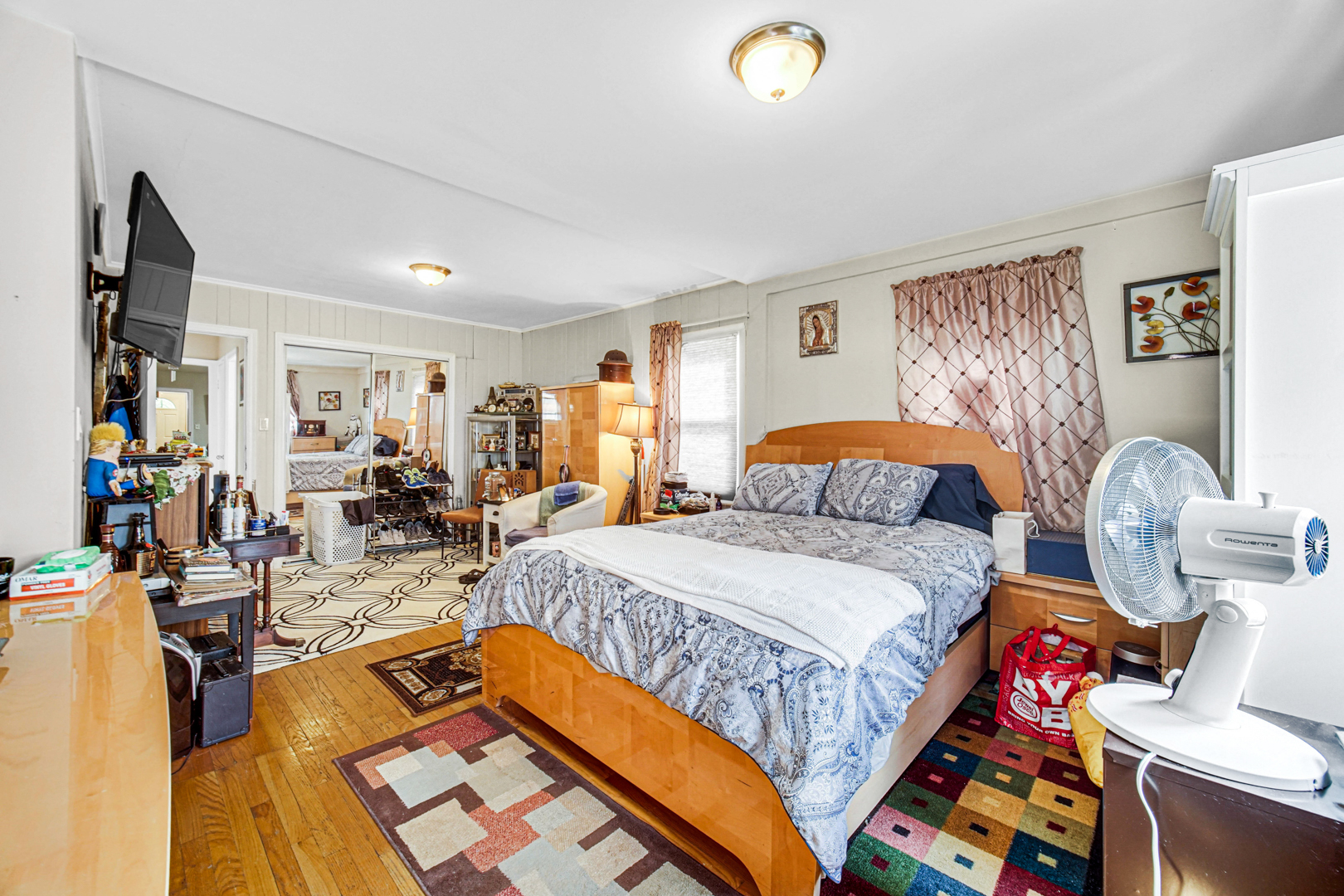 1604 Dobson Street Property Photo 8