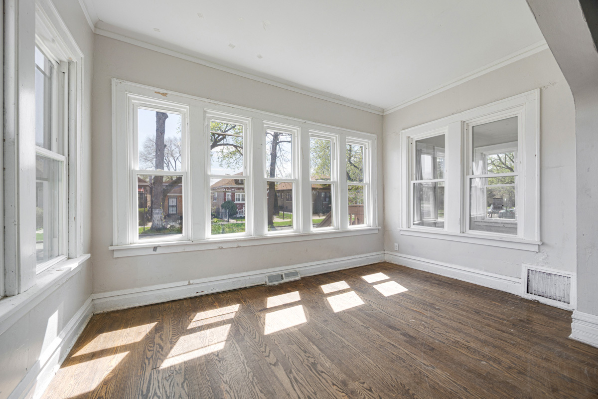 1212 W 96th Street Property Photo 5