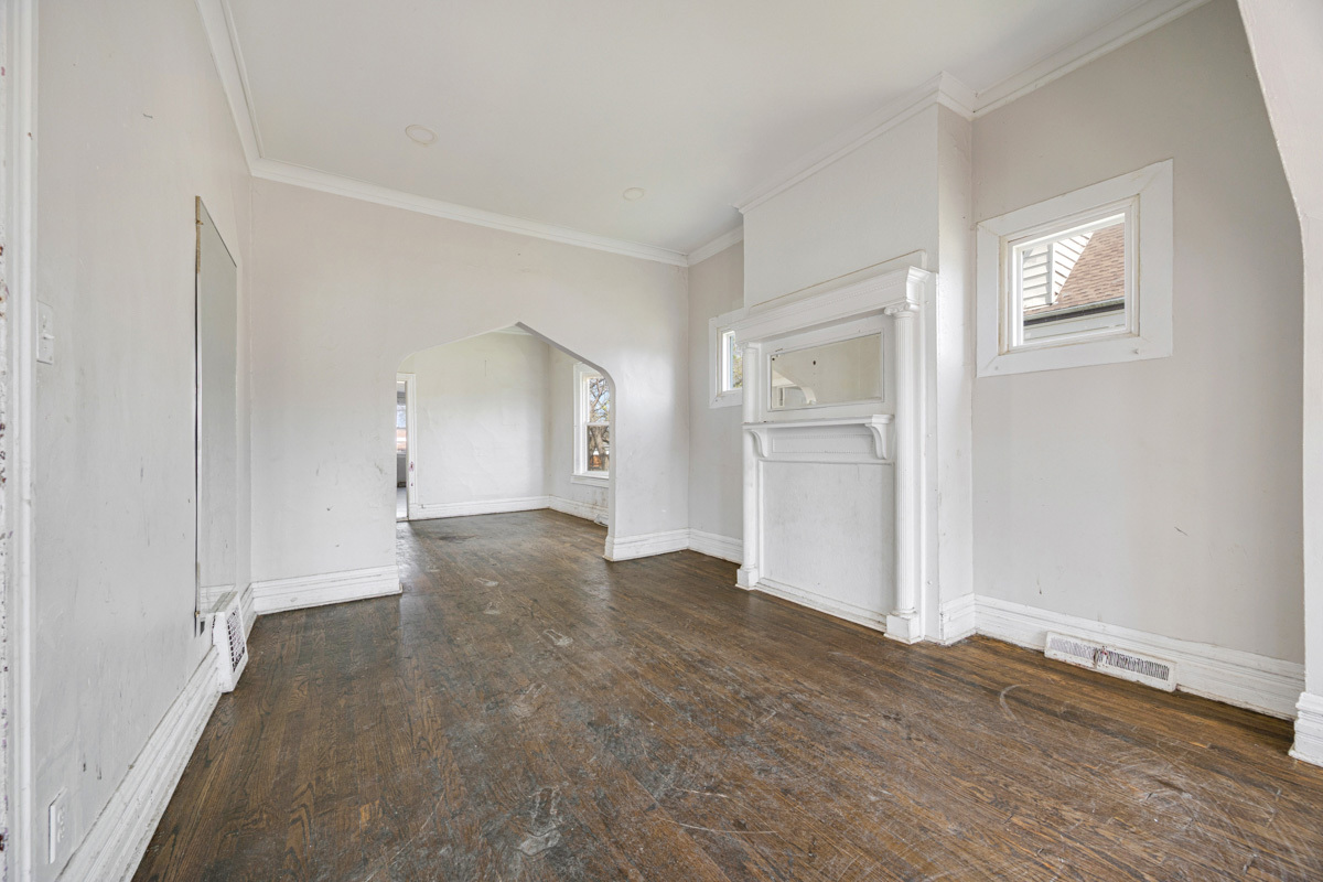 1212 W 96th Street Property Photo 6