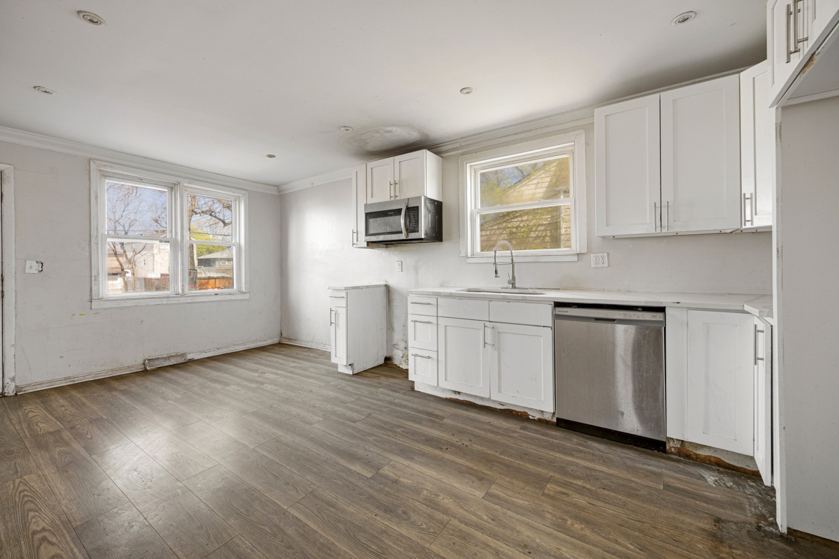 1212 W 96th Street Property Photo 8