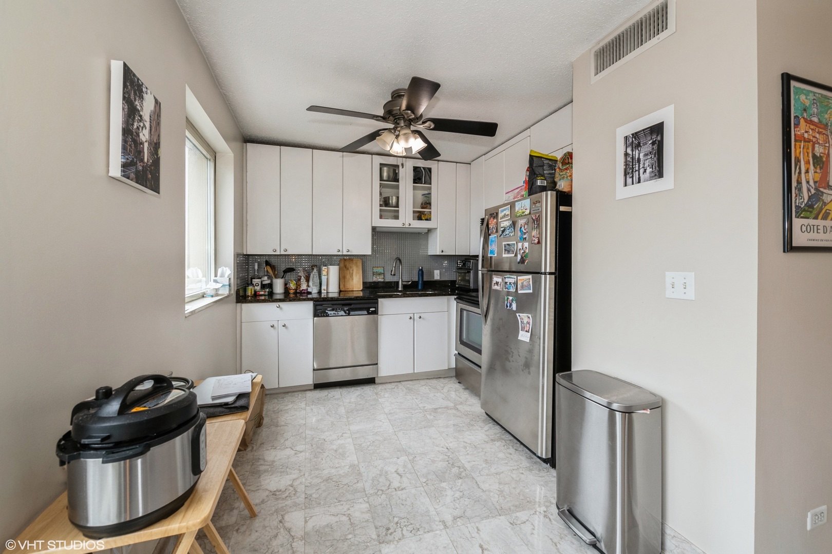 1212 N La Salle Drive 1409 Property Photo 5