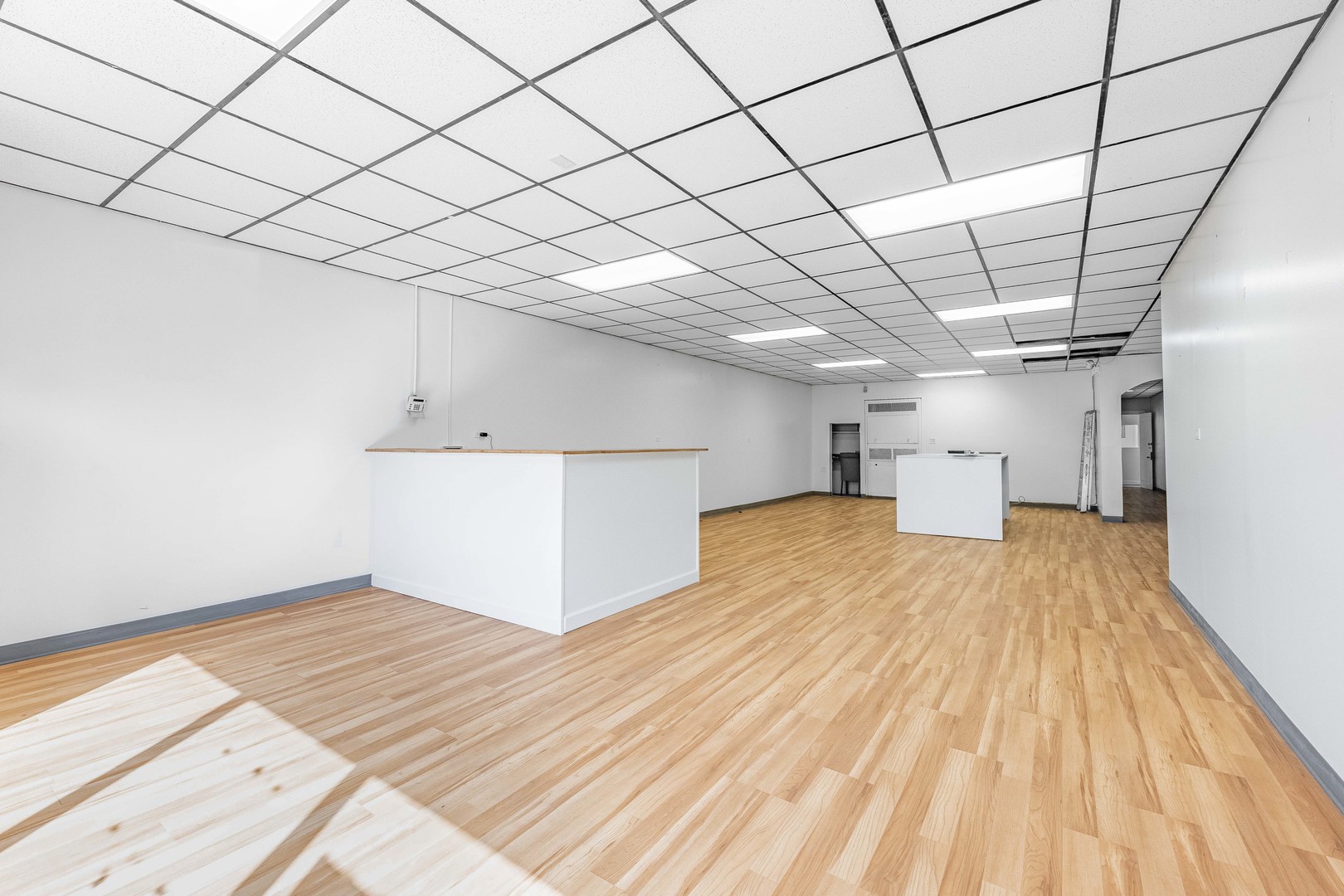4276 S Archer Avenue Property Photo 3