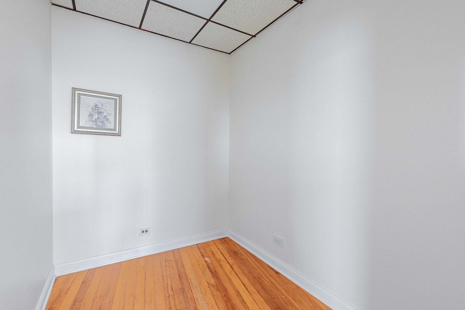 4276 S Archer Avenue Property Photo 18
