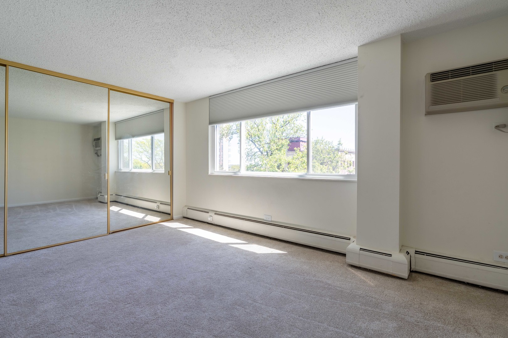 2211 S Highland Avenue 4b Property Photo 9