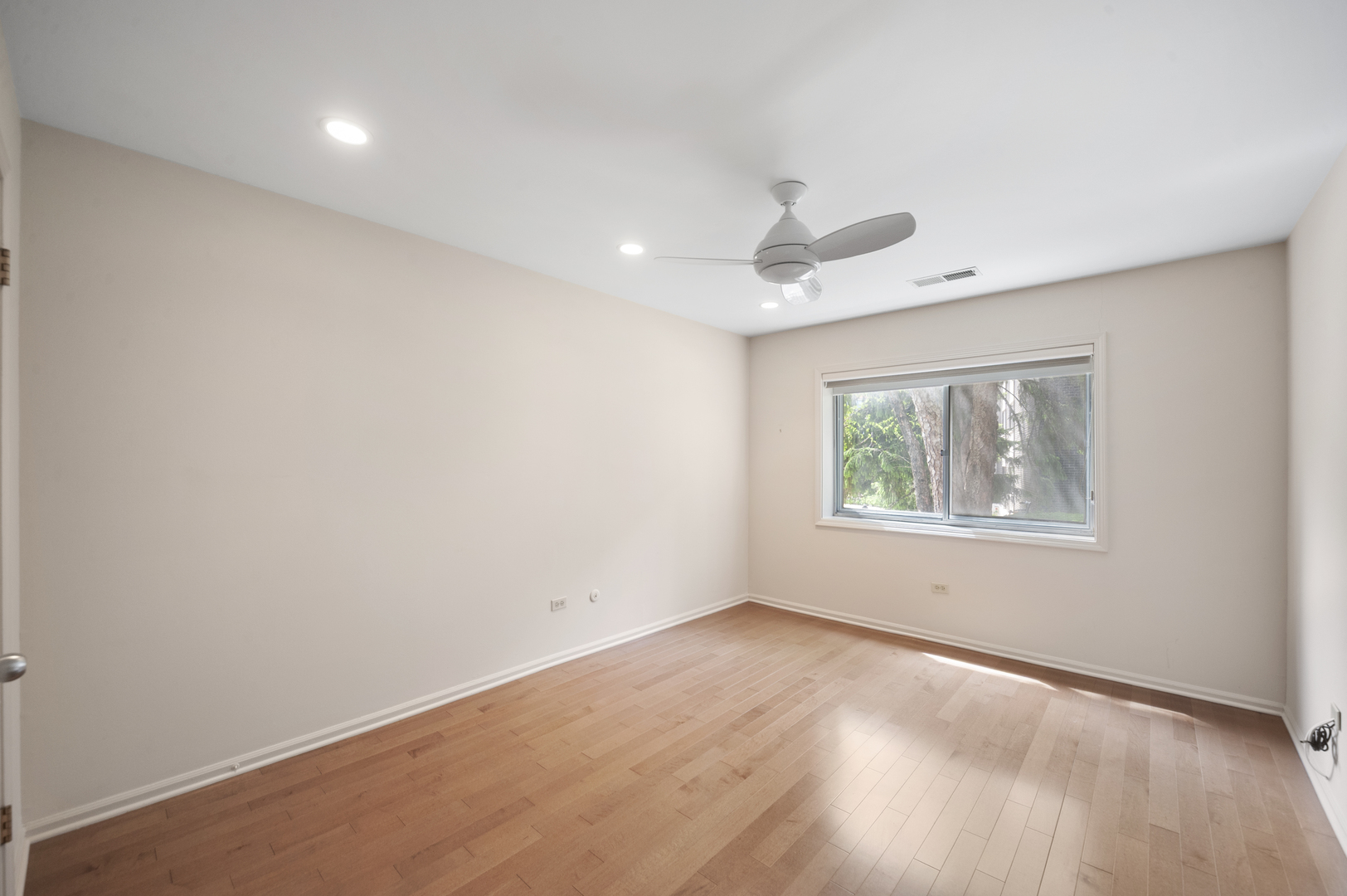 4949 Golf Road 101 Property Photo 15