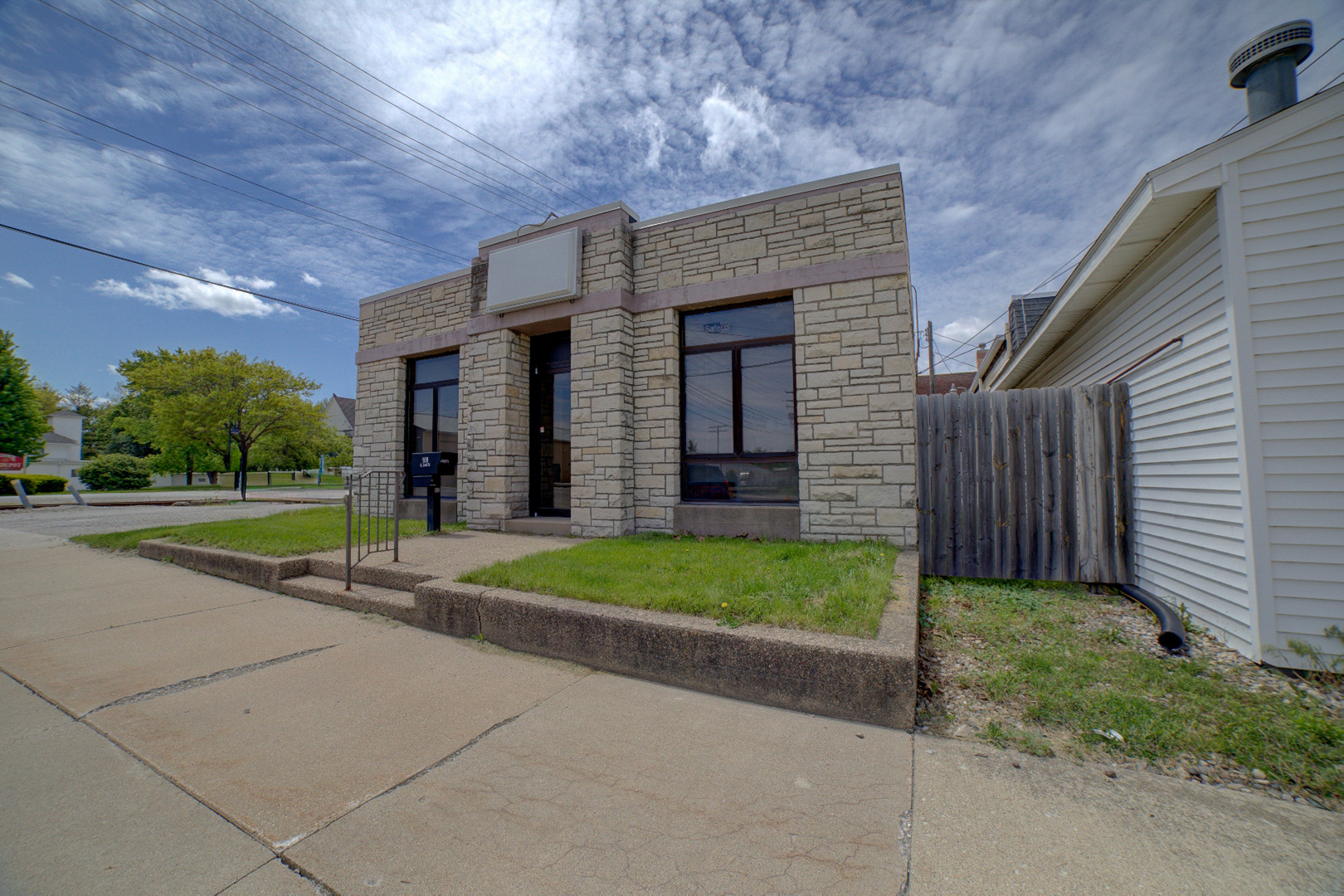 109 S 2nd Street Property Photo 2