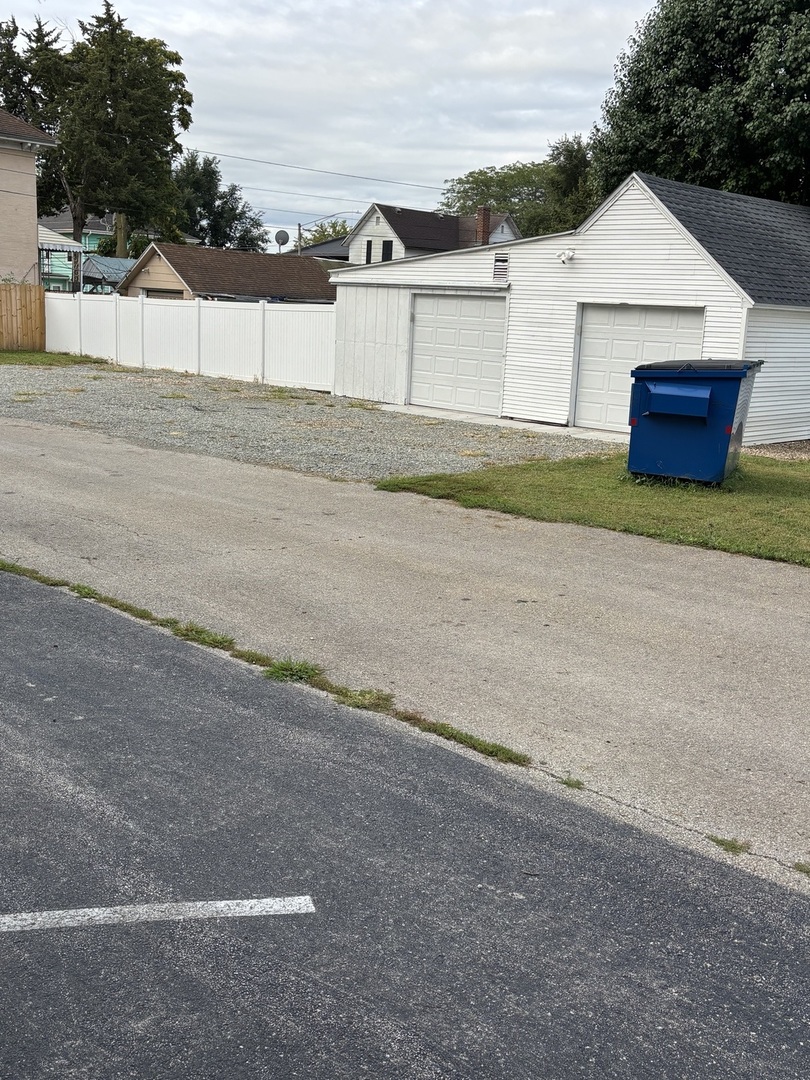 704 Locust Street Property Photo 15