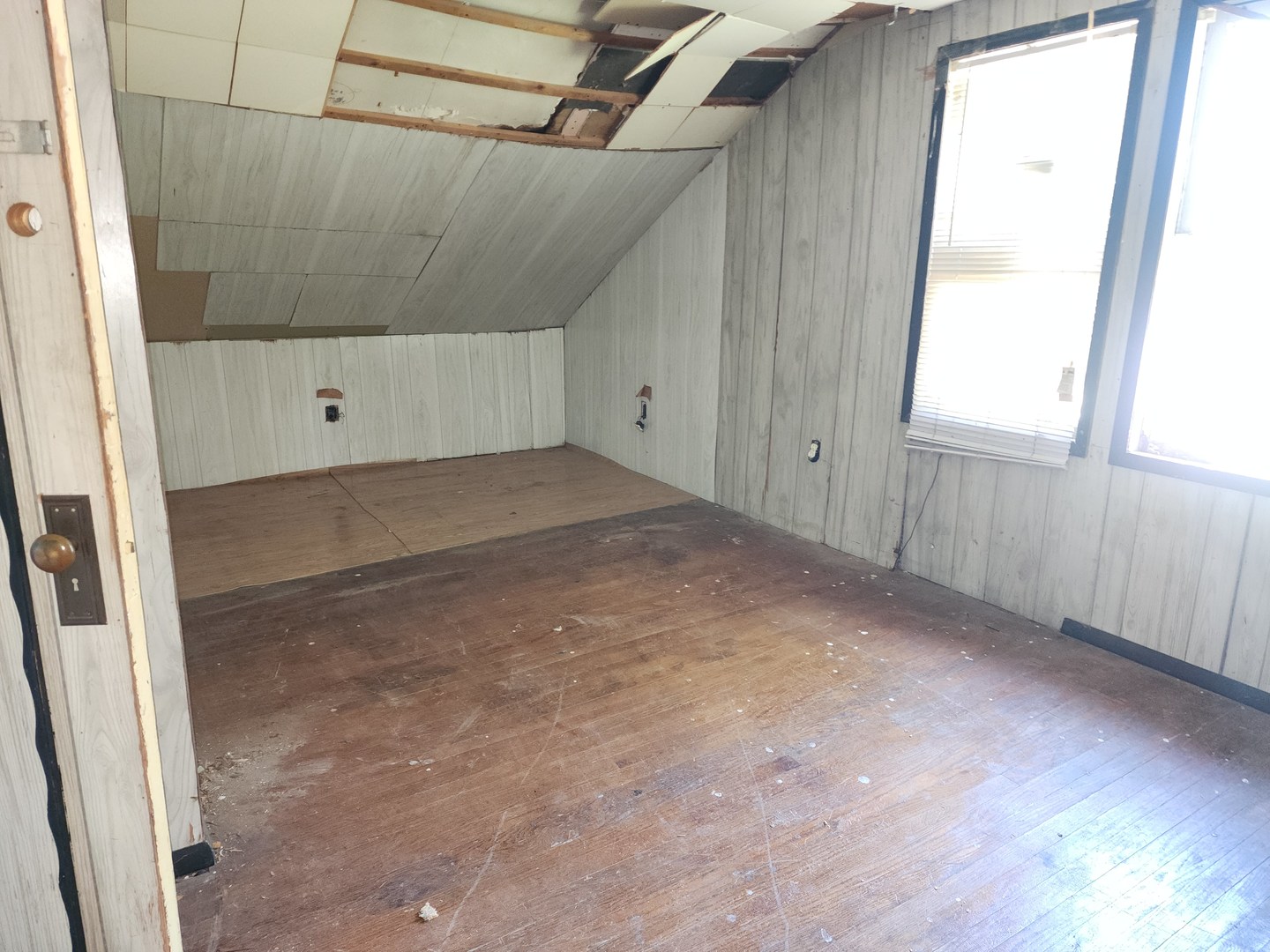 14961 Perry Avenue Property Photo 12