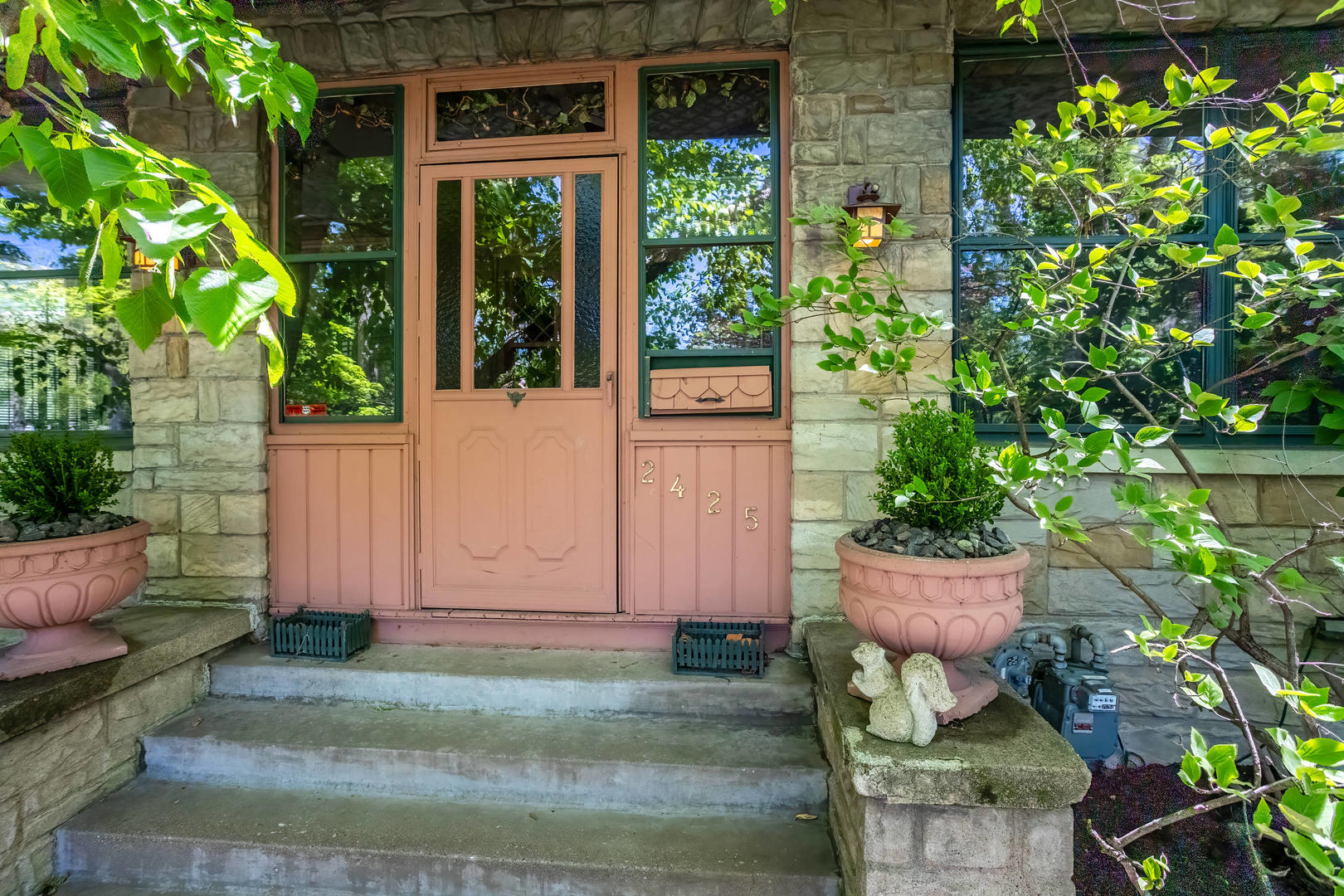 2425 N Brady Street Property Photo 1