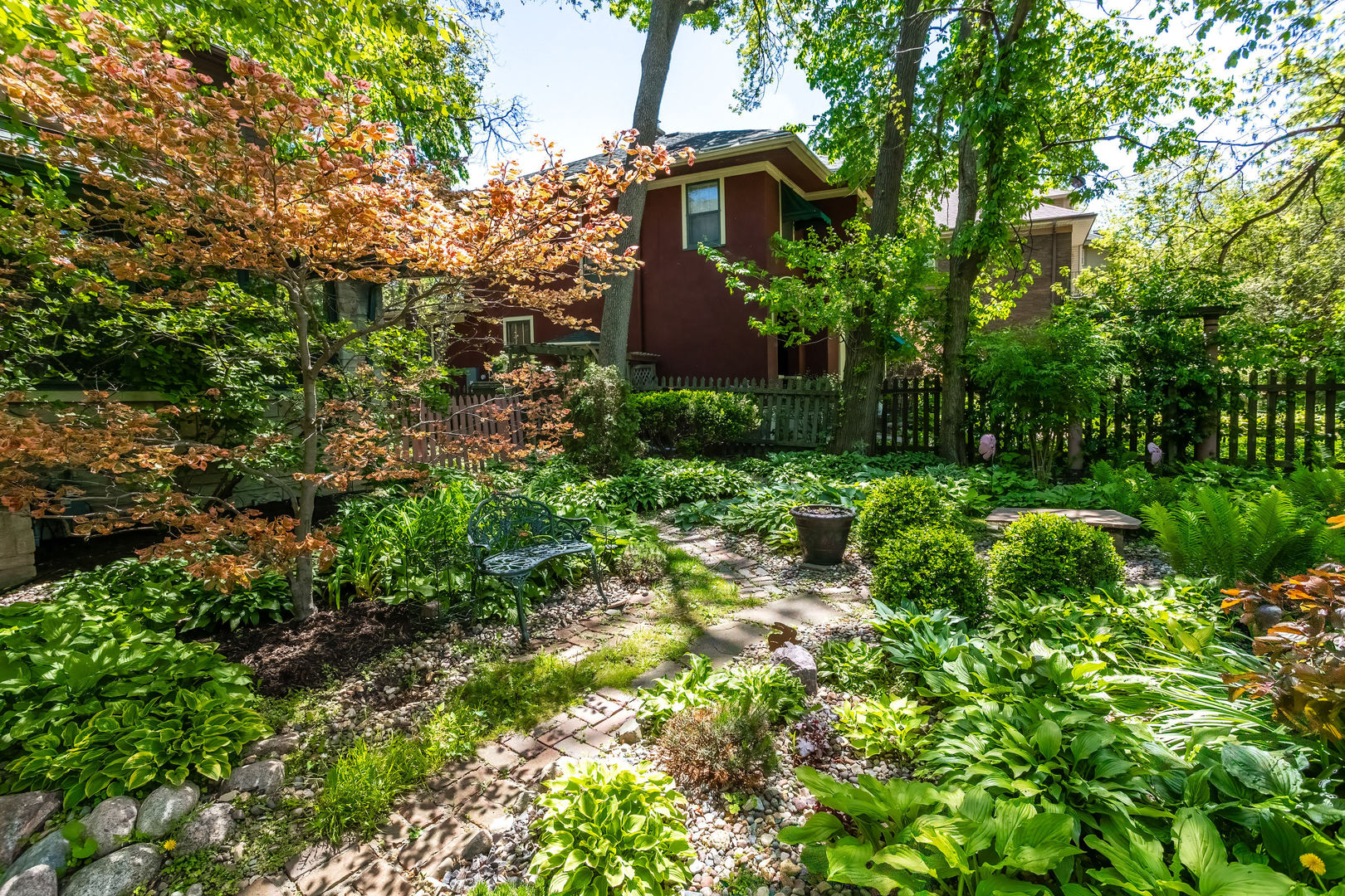 2425 N Brady Street Property Photo 5