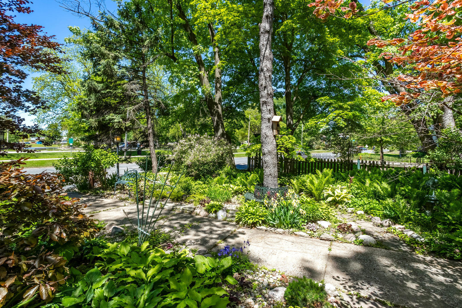 2425 N Brady Street Property Photo 8