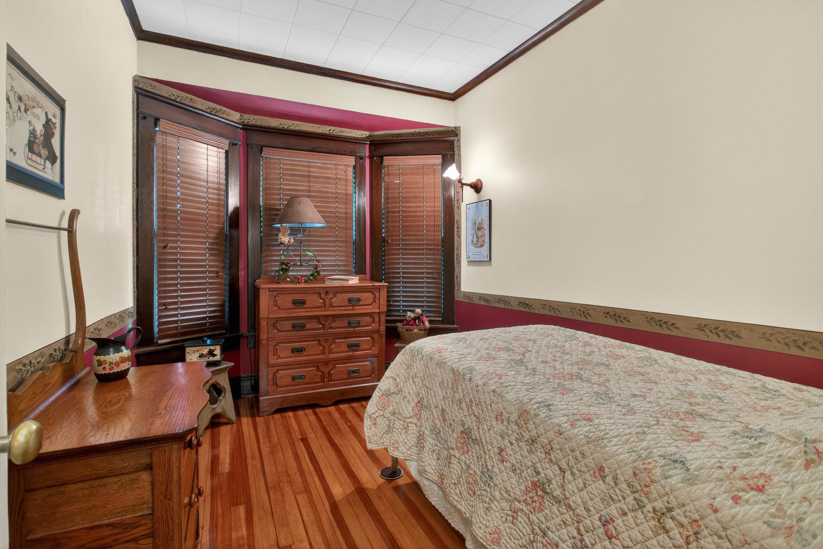 2425 N Brady Street Property Photo 39