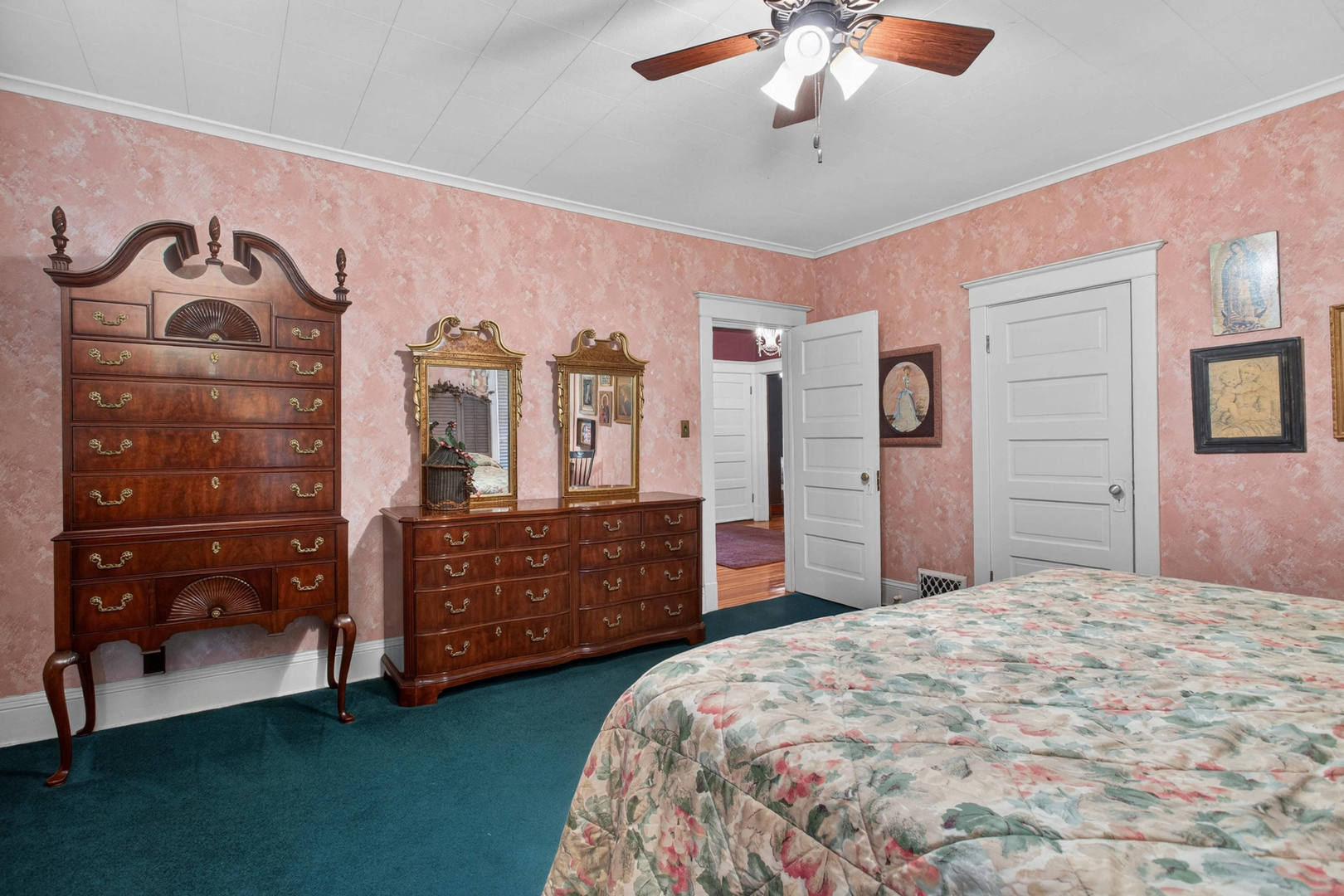 2425 N Brady Street Property Photo 41