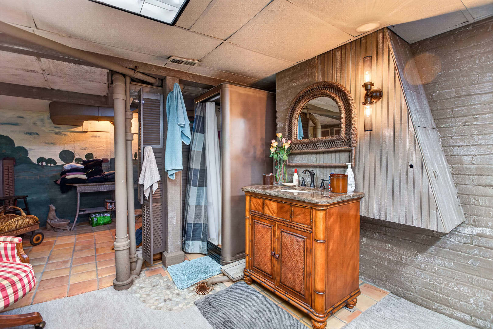 2425 N Brady Street Property Photo 51