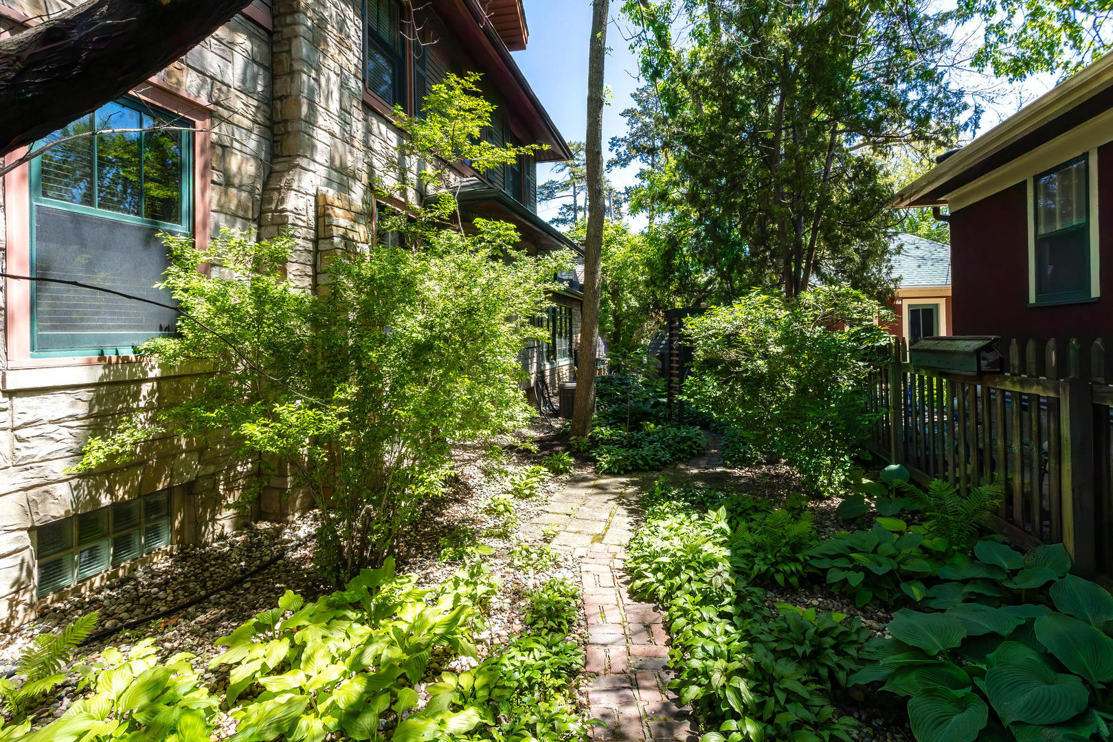 2425 N Brady Street Property Photo 53