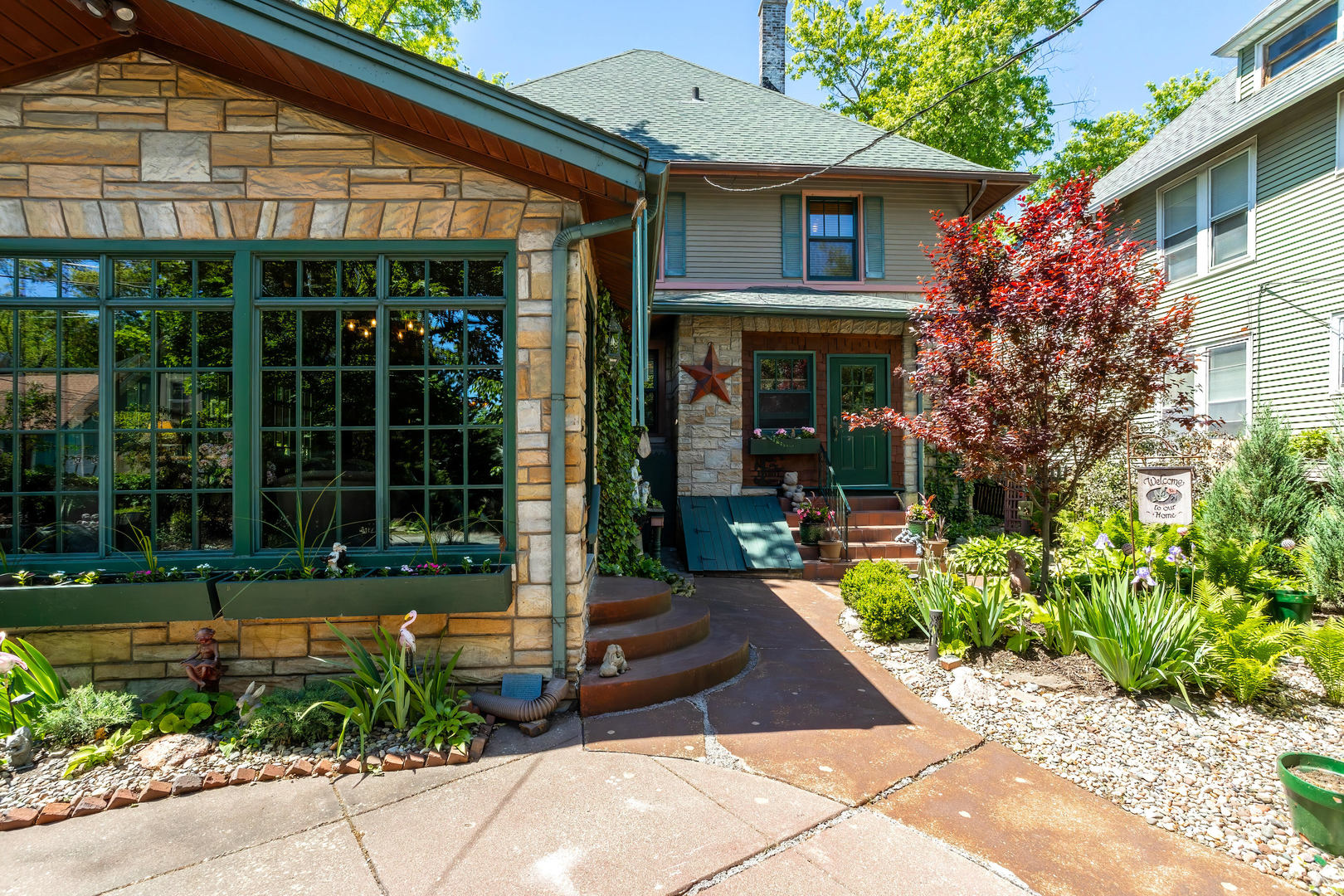 2425 N Brady Street Property Photo 57
