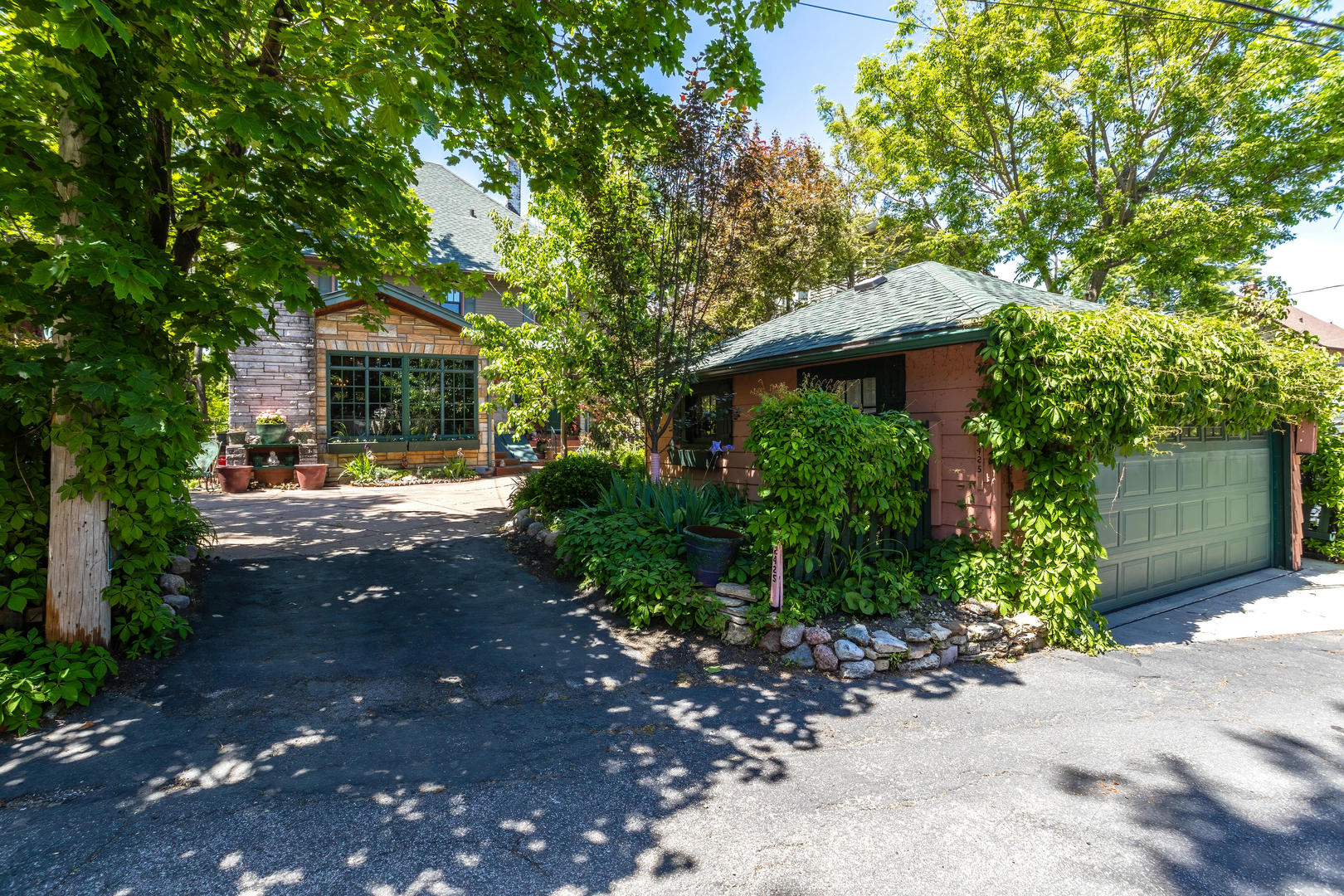 2425 N Brady Street Property Photo 60