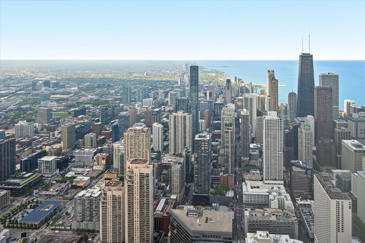 401 N Wabash Avenue 86b Property Photo 20