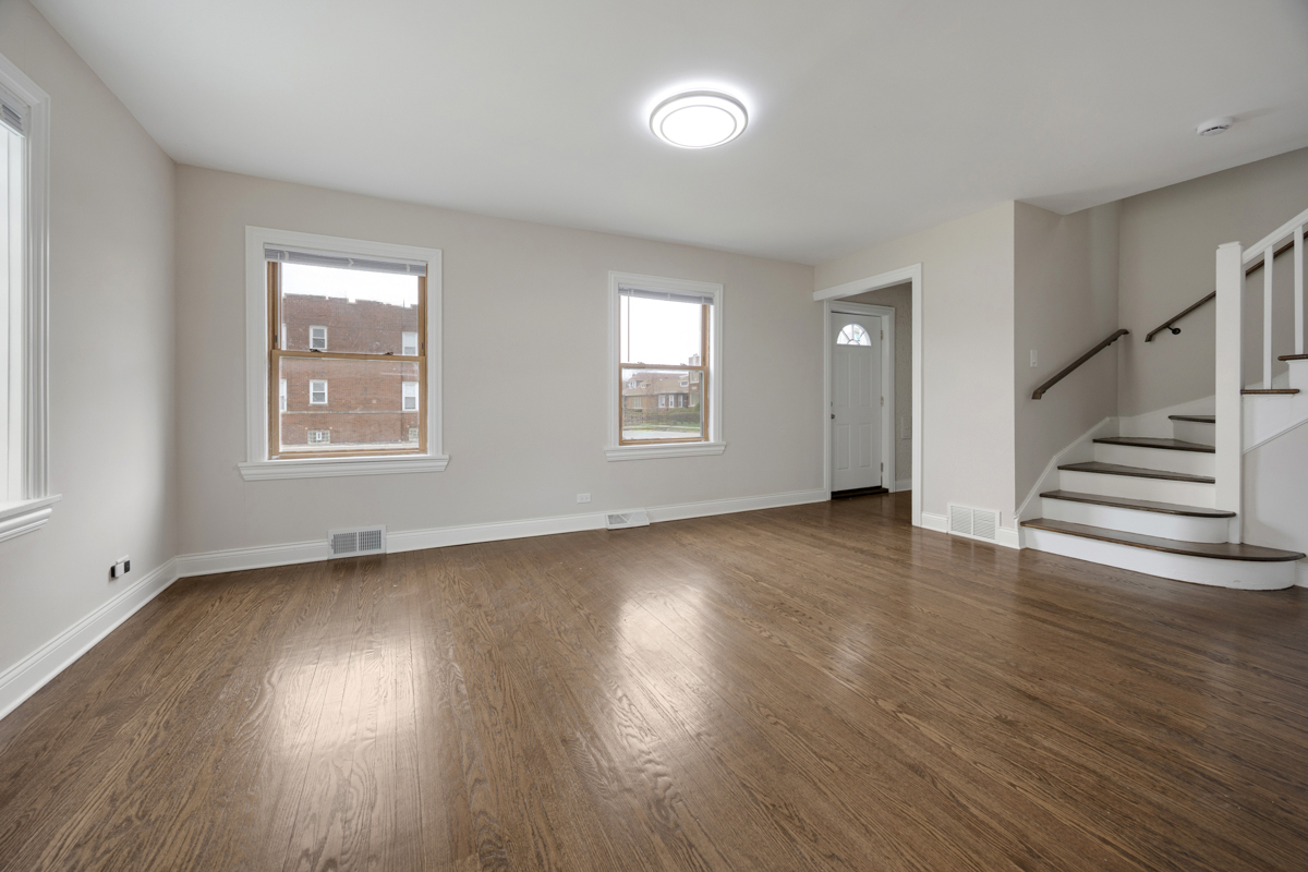 8435 S Cregier Avenue Property Photo 3