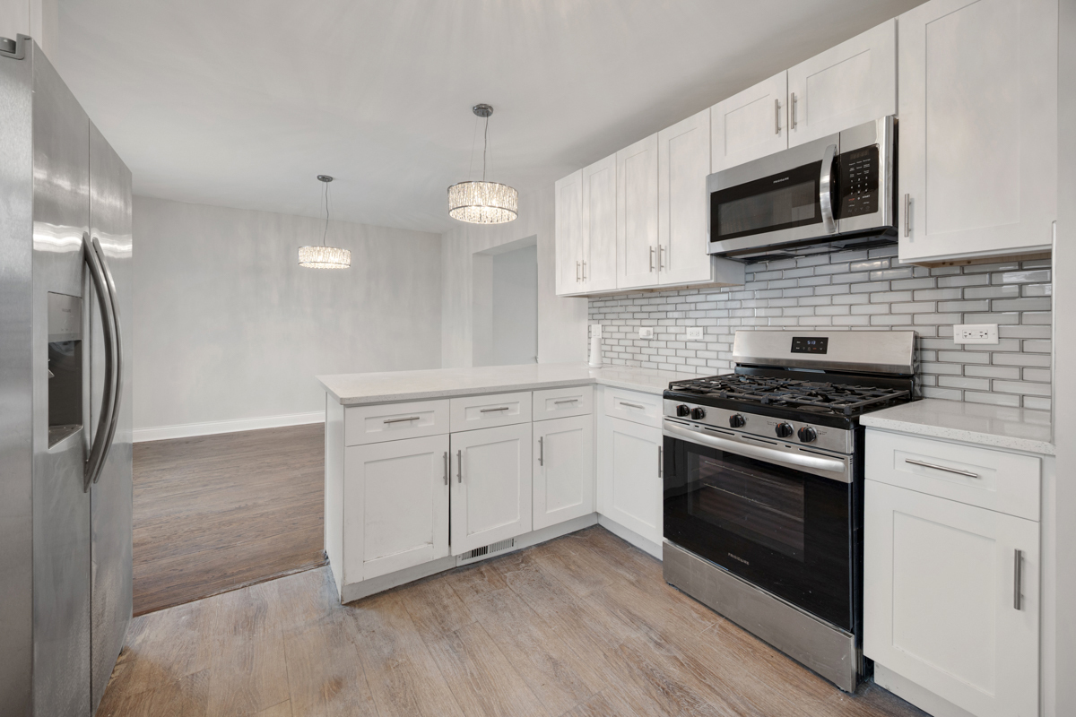 8435 S Cregier Avenue Property Photo 11