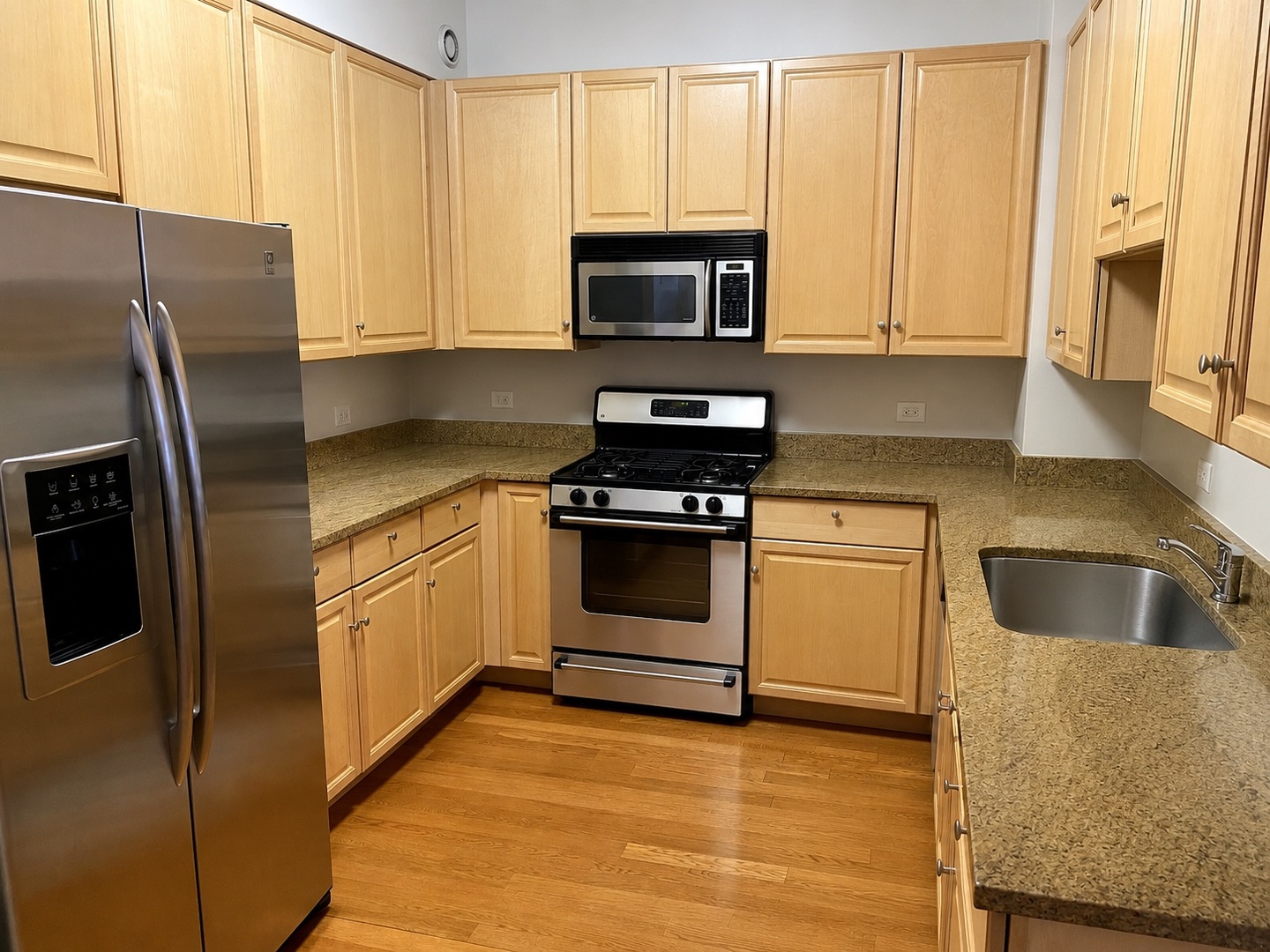 1111 S Wabash Avenue 2904 Property Photo 3