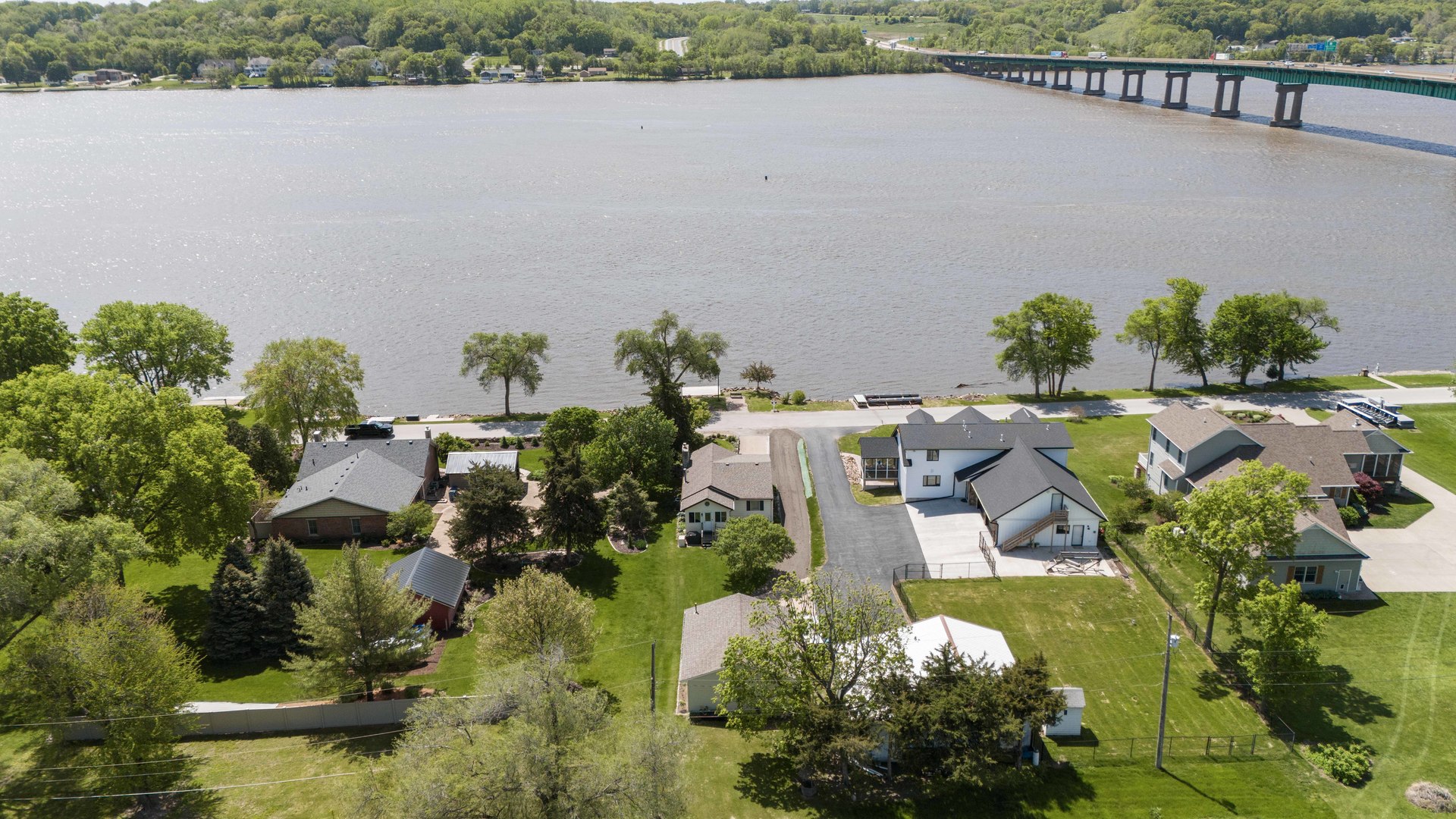 1401 Canal Shore Drive Property Photo 2