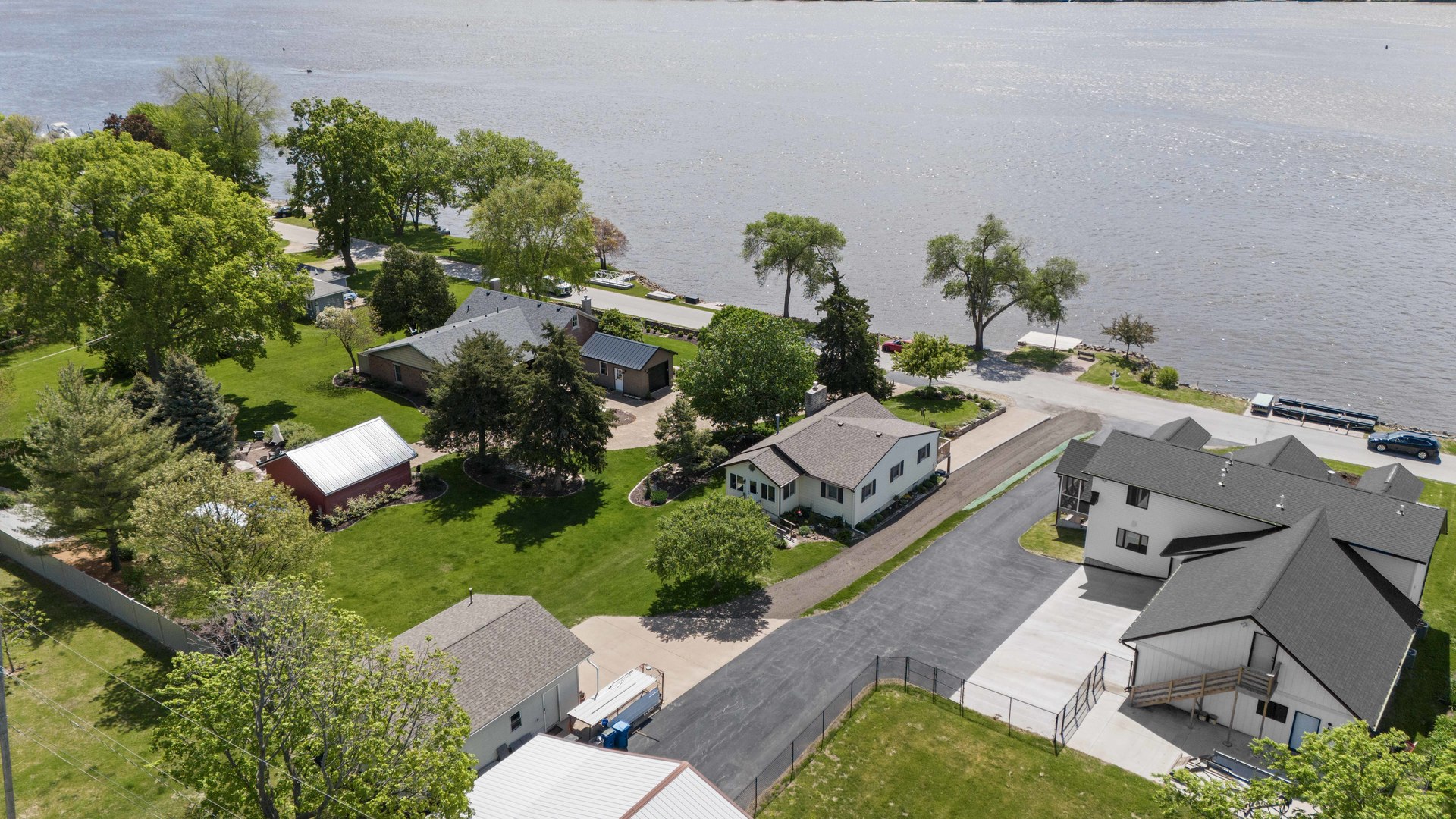 1401 Canal Shore Drive Property Photo 3
