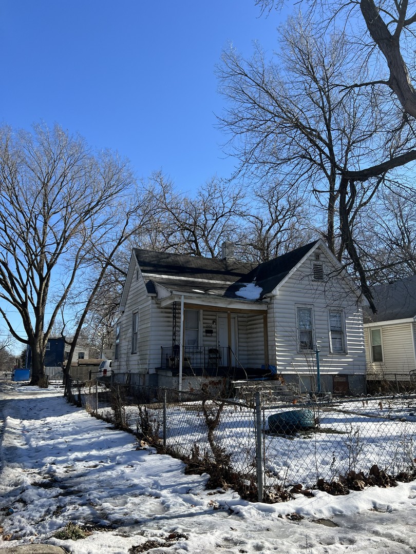 1900 S 19th Street Property Photo 1